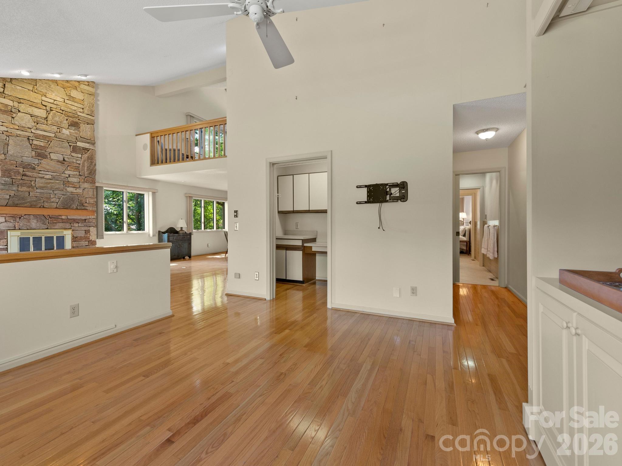 1001 Red Oak Drive