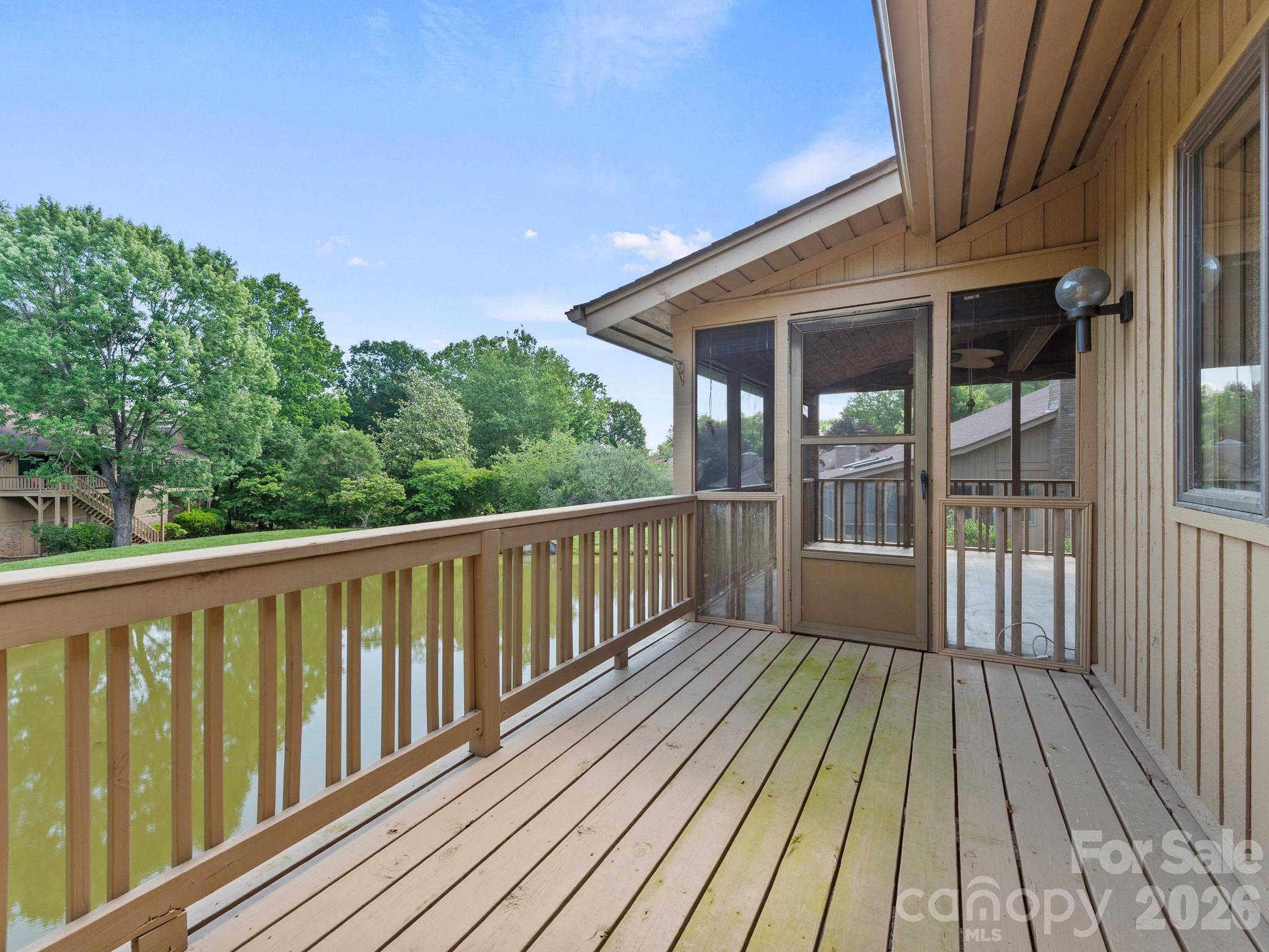 1001 Red Oak Drive