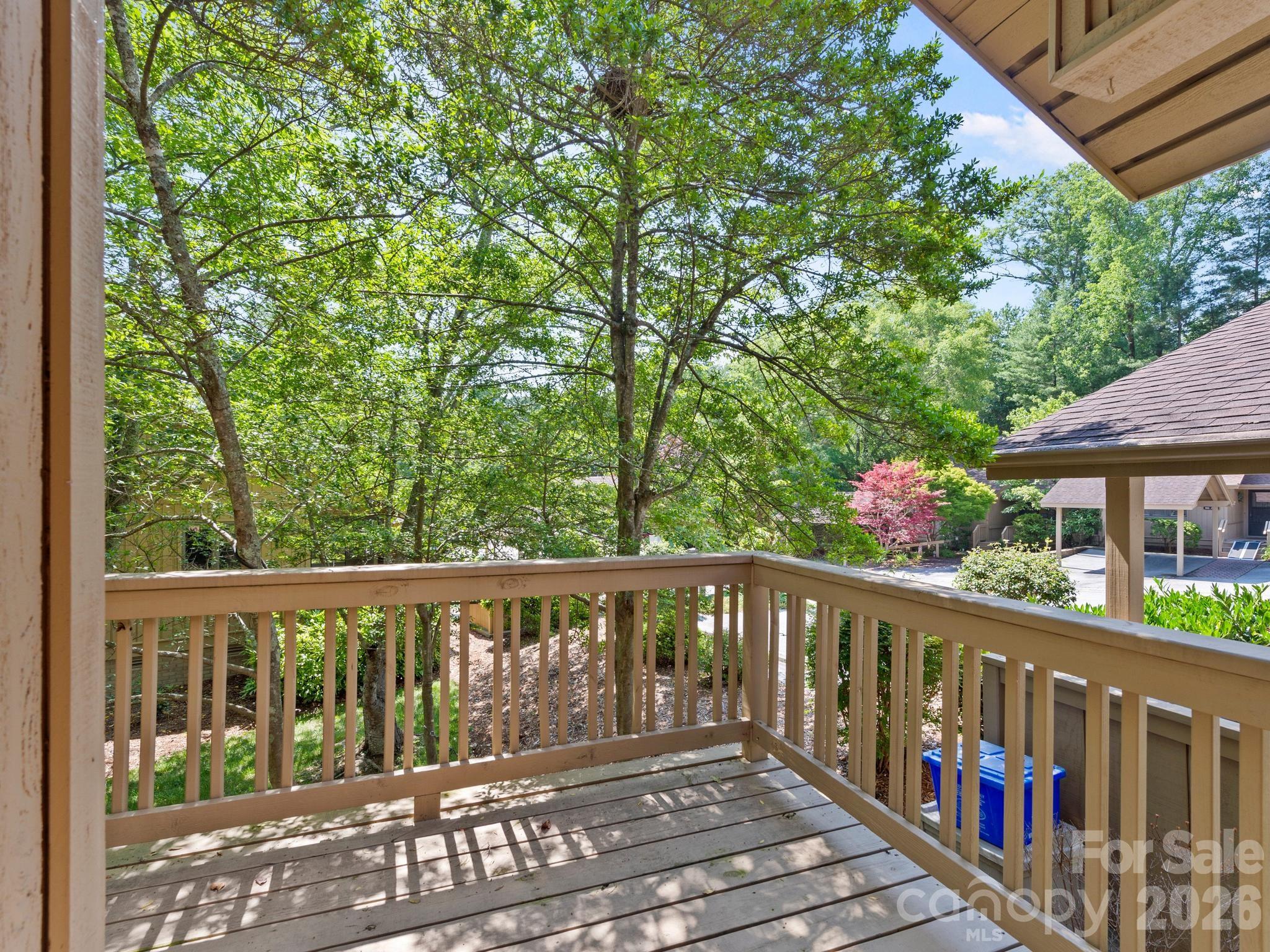 1001 Red Oak Drive