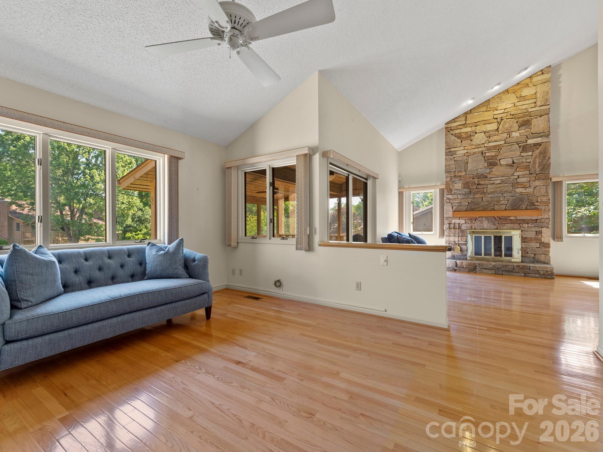 1001 Red Oak Drive