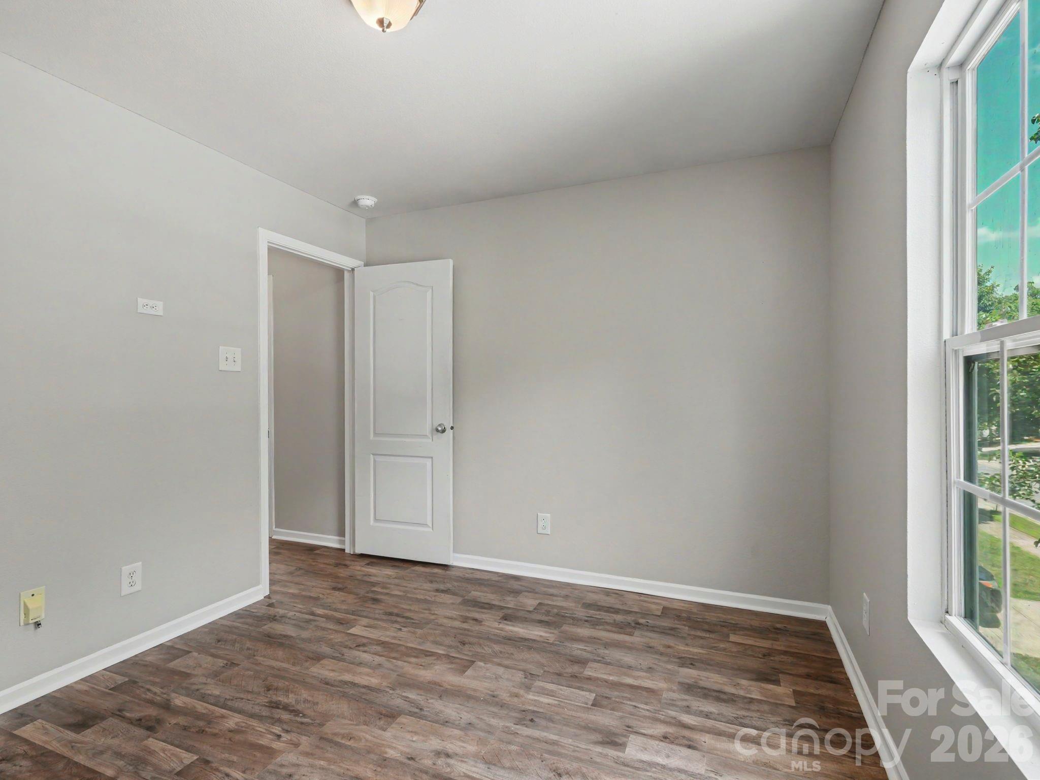 5529 Idlewild Road N