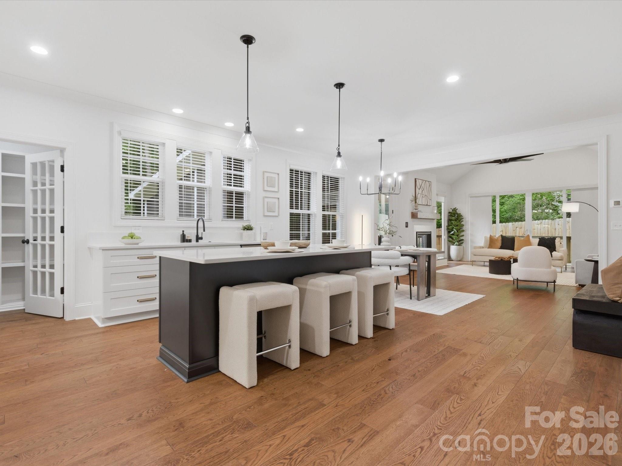7815 Red Oaks Trail