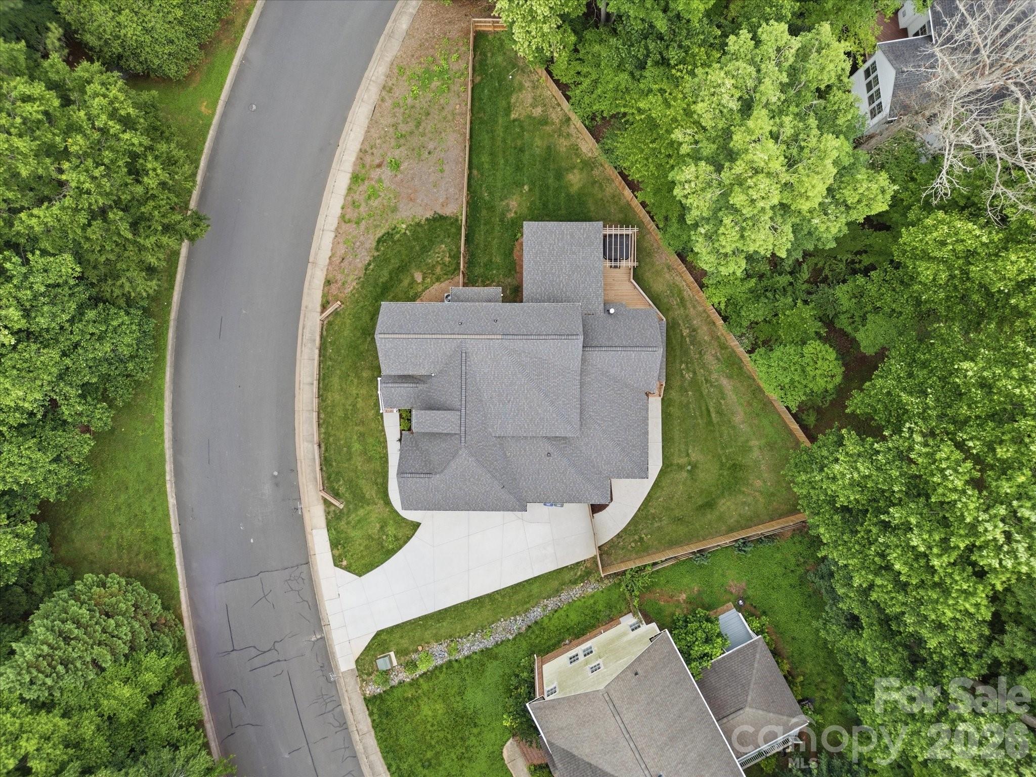7815 Red Oaks Trail