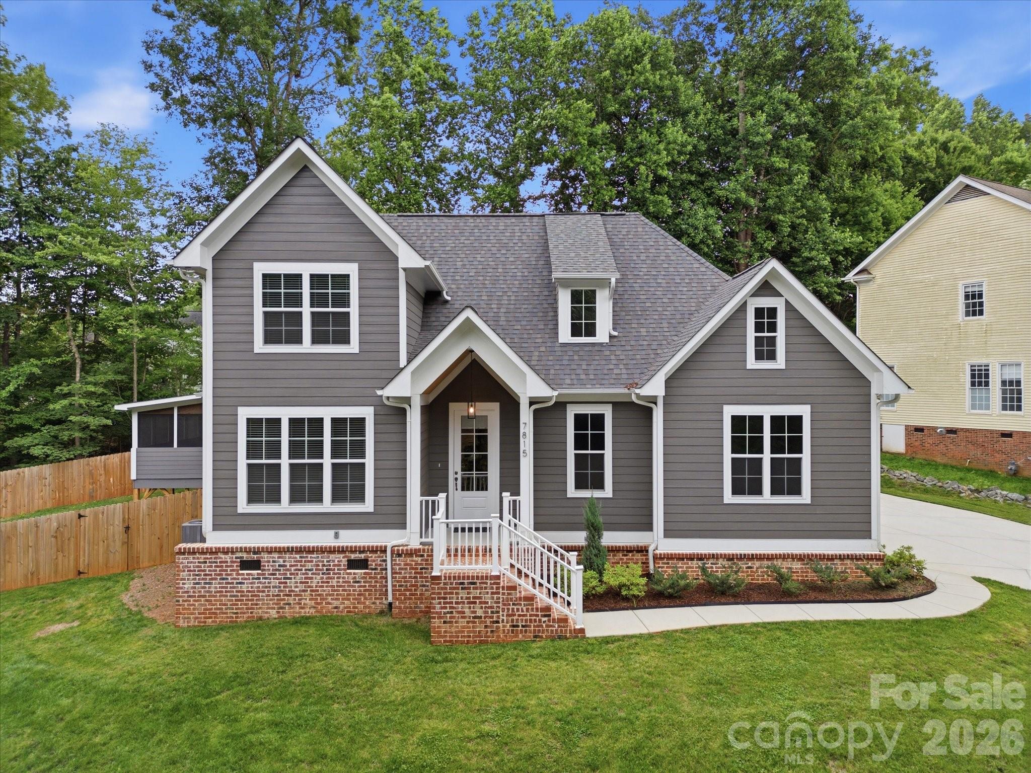 7815 Red Oaks Trail