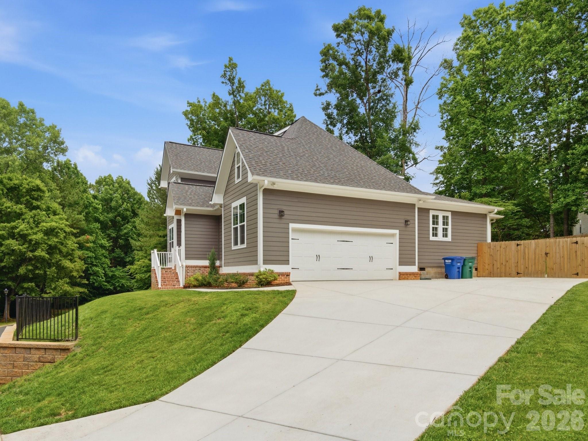 7815 Red Oaks Trail