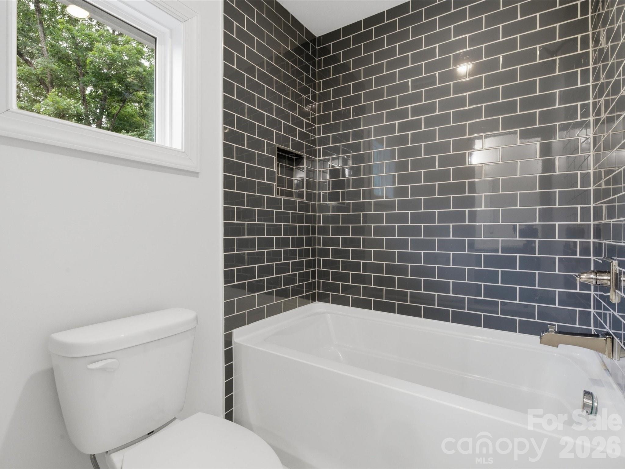 7815 Red Oaks Trail
