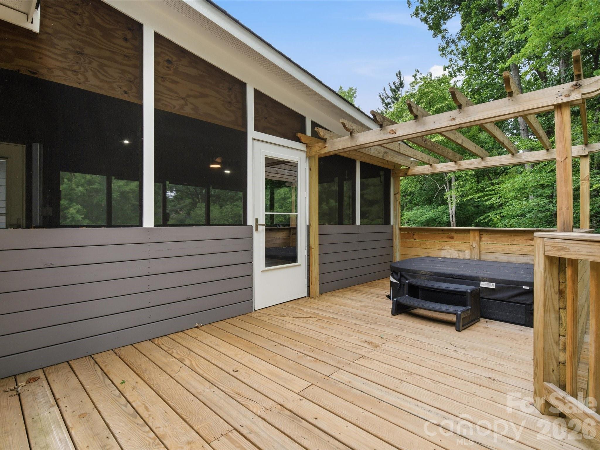 7815 Red Oaks Trail