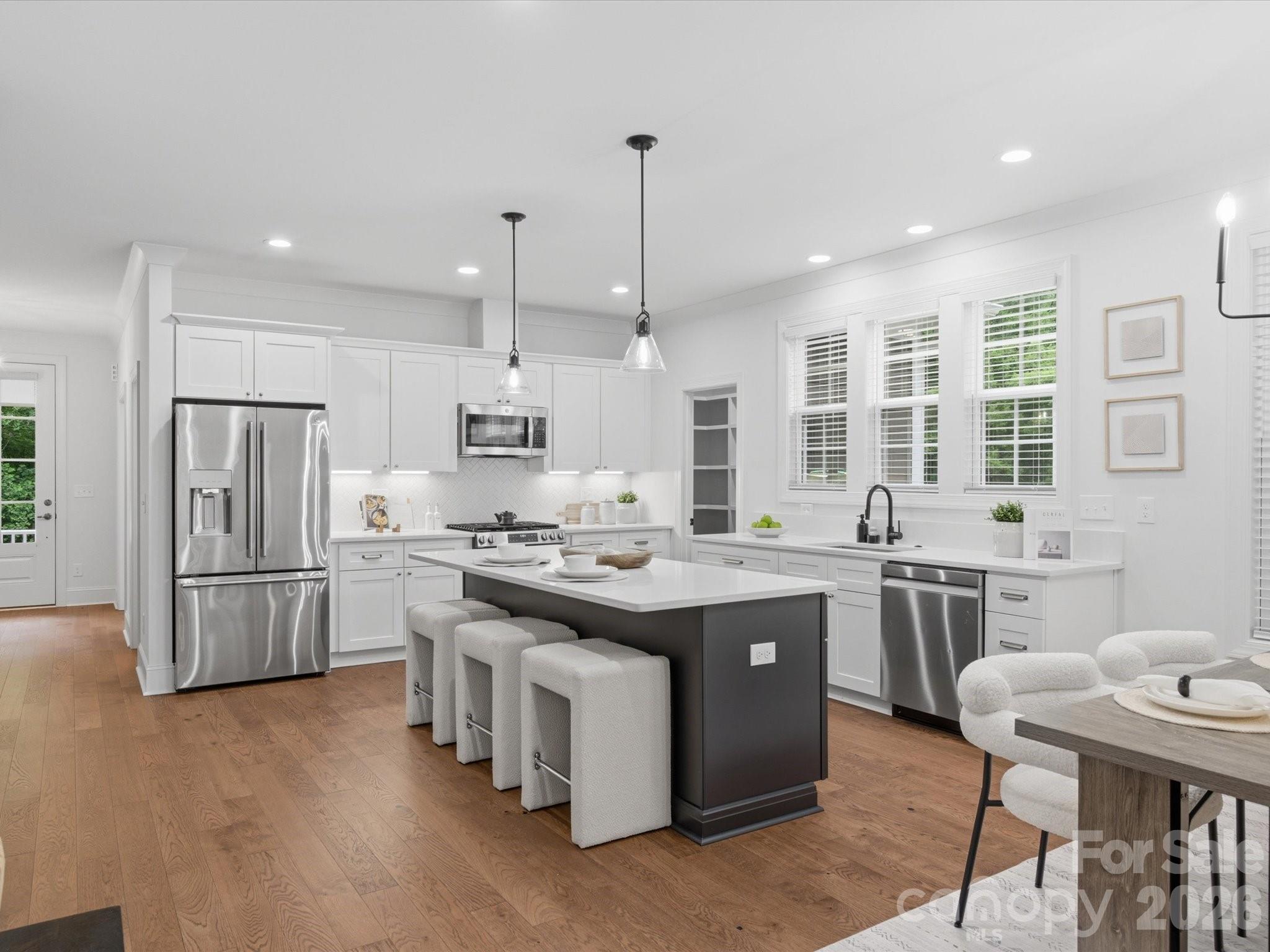 7815 Red Oaks Trail