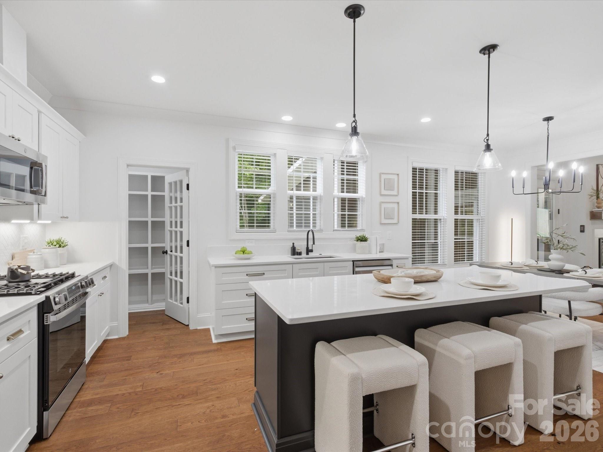 7815 Red Oaks Trail