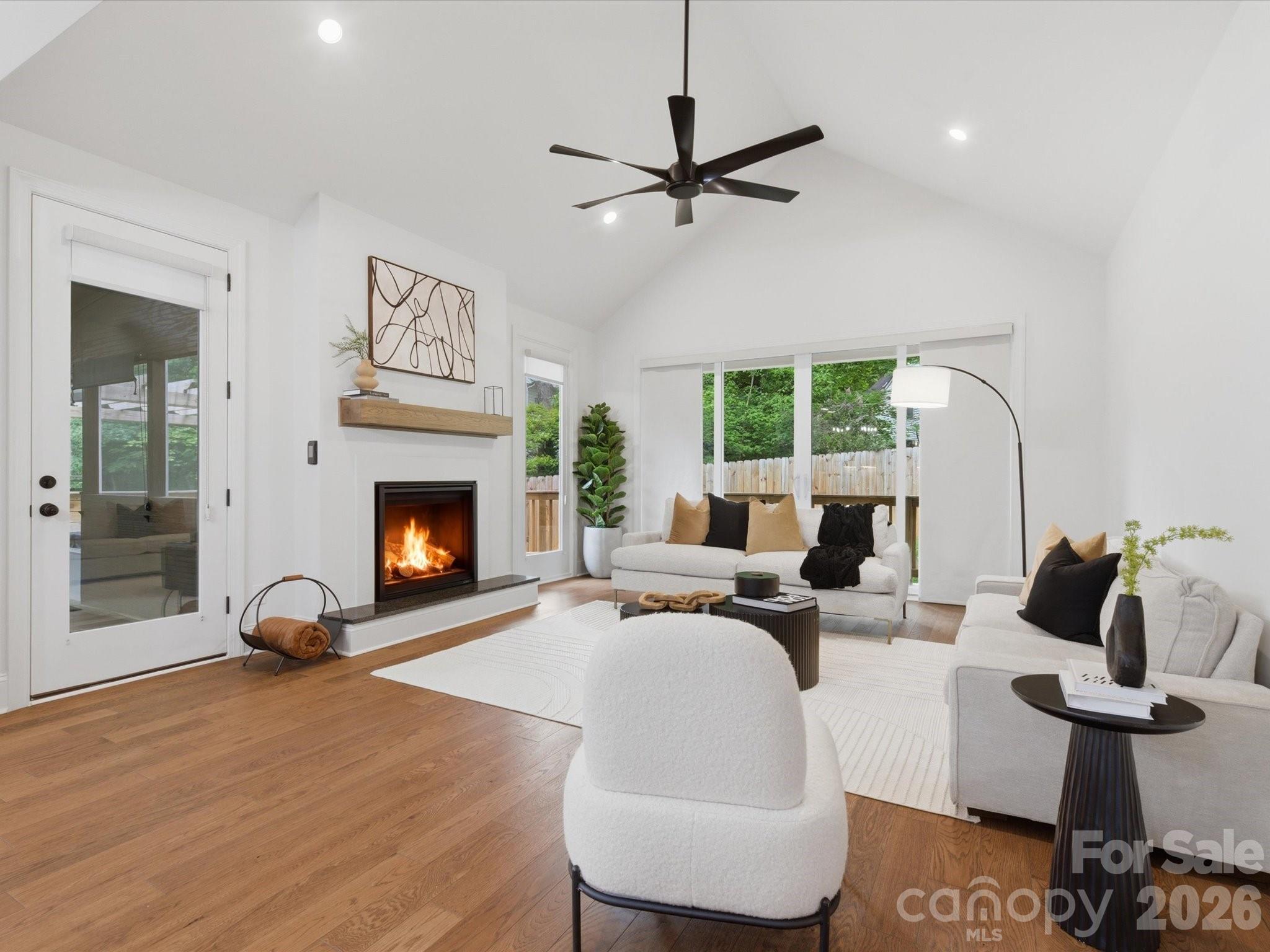 7815 Red Oaks Trail