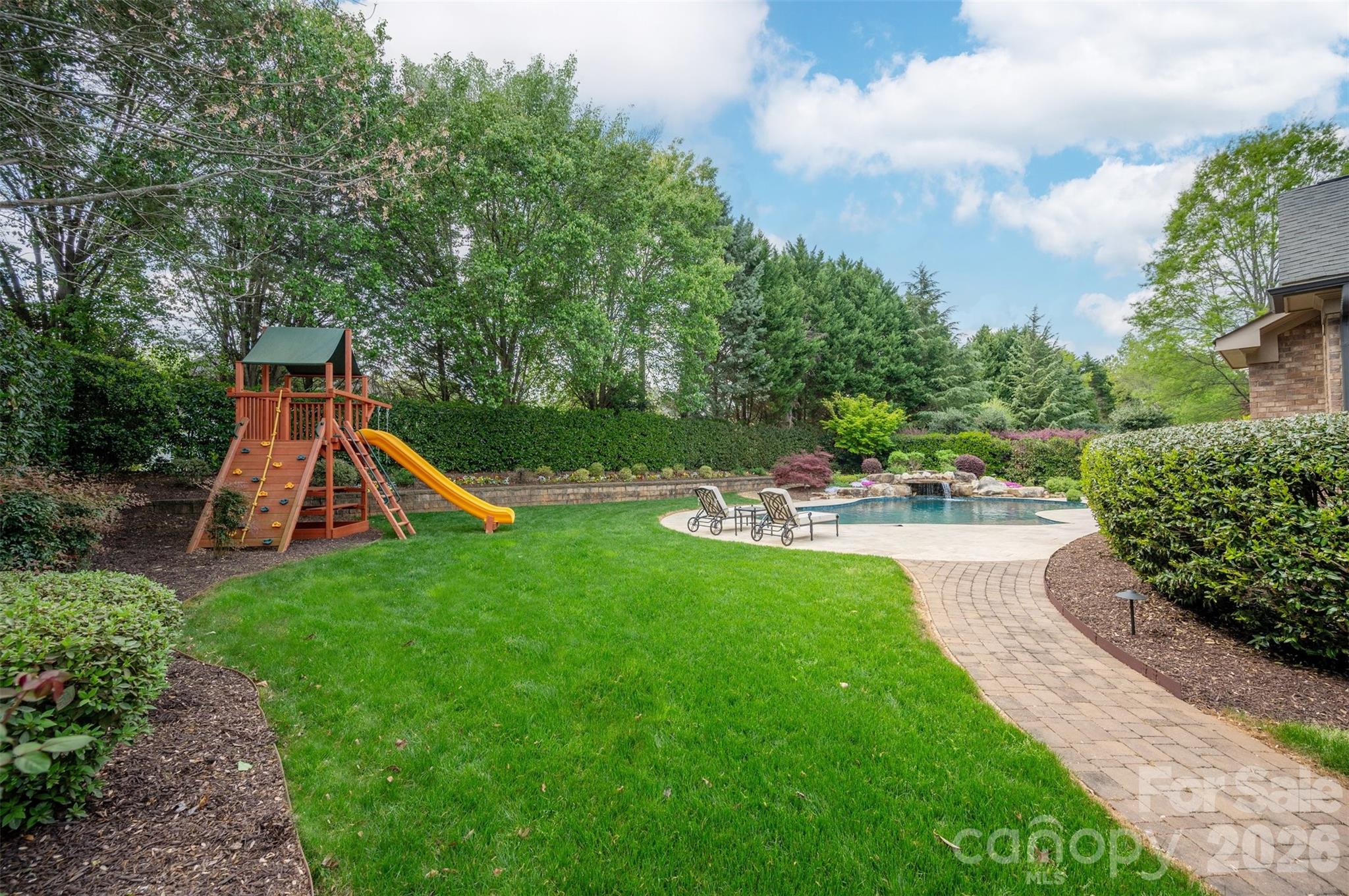 402 Montrose Drive