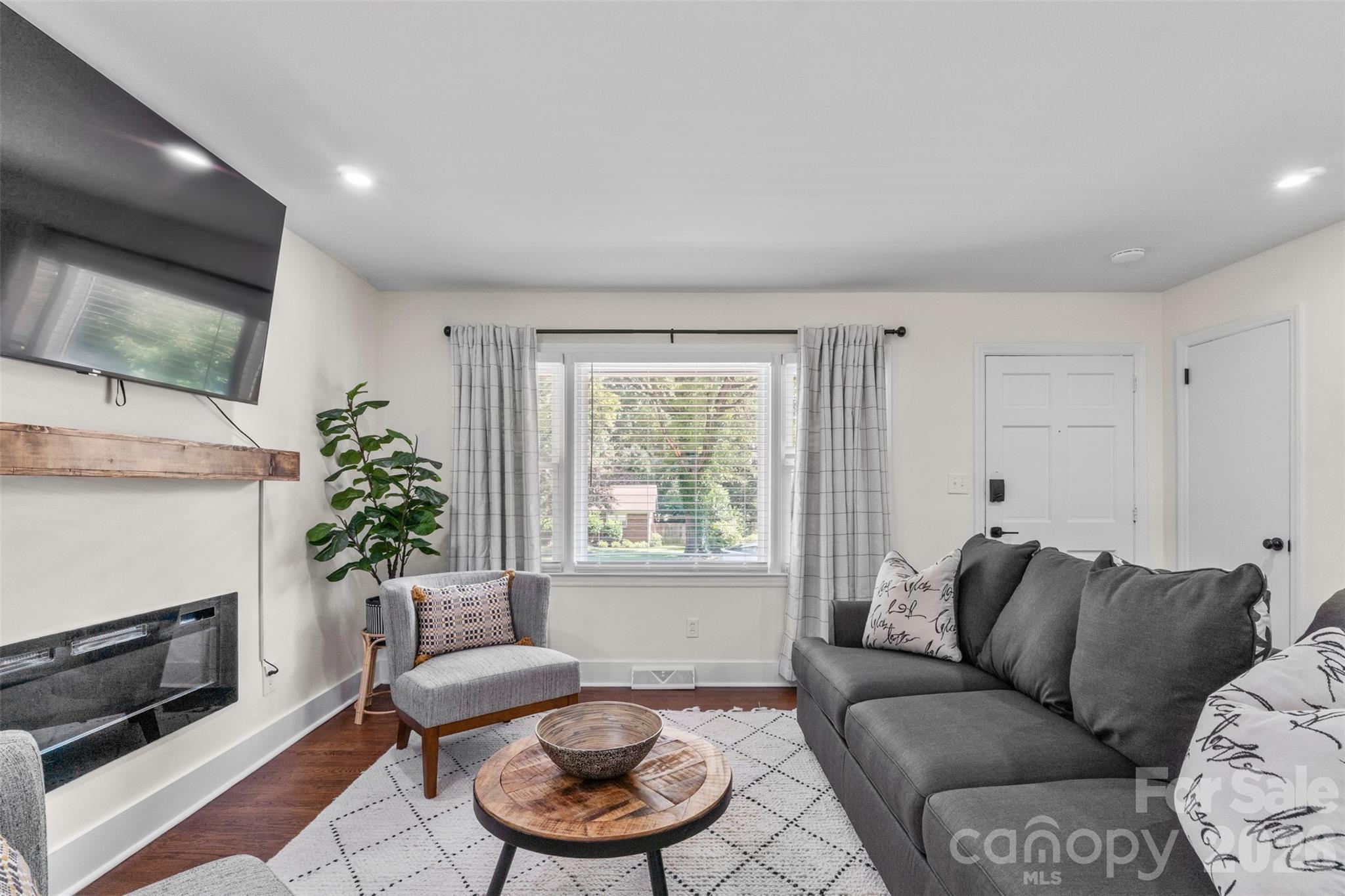 2014 Sandhurst Drive