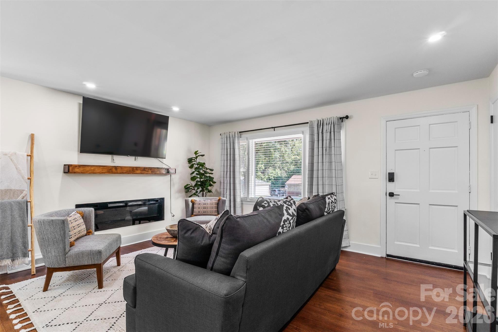 2014 Sandhurst Drive