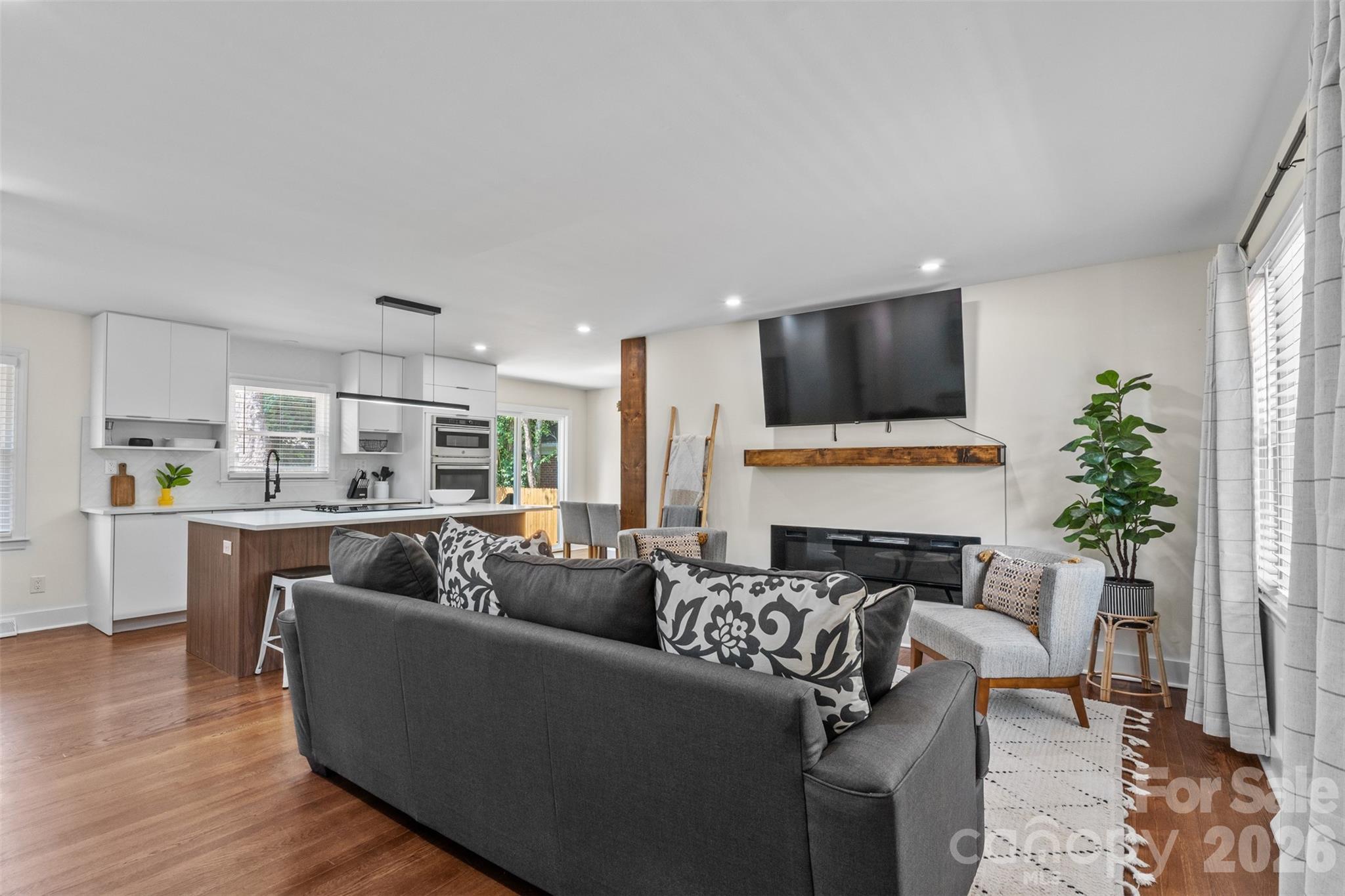 2014 Sandhurst Drive
