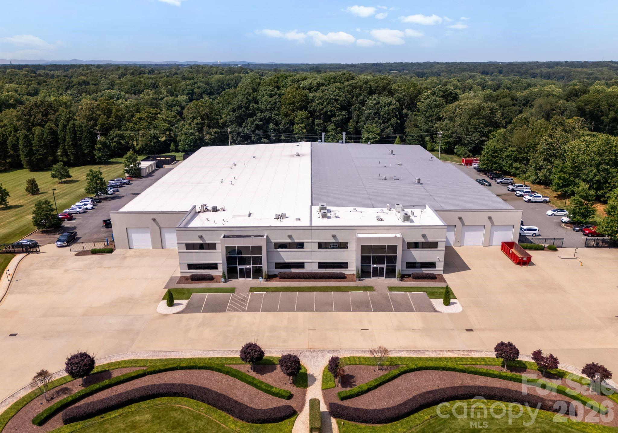 258-260 W Aviation Drive