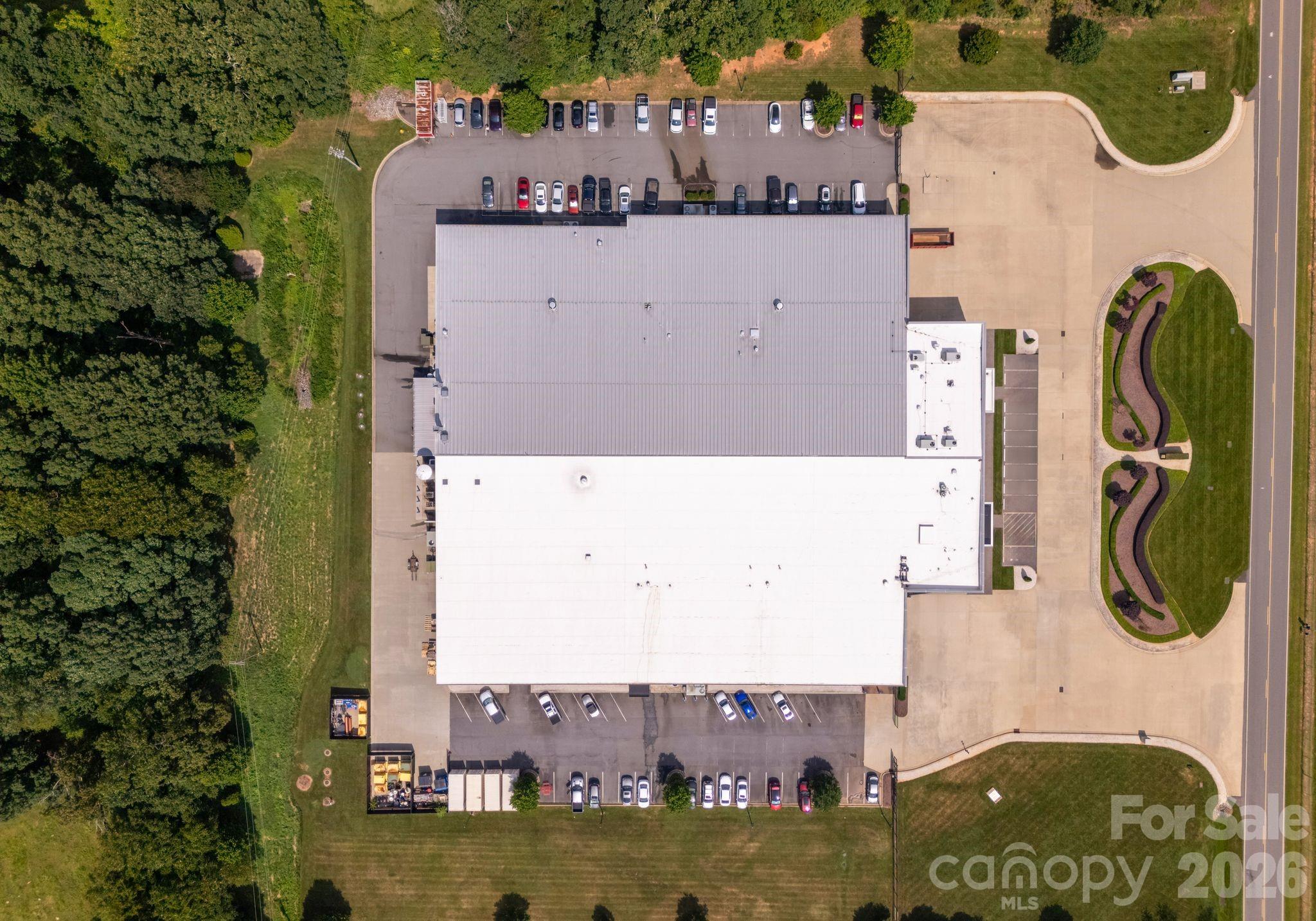 258-260 W Aviation Drive