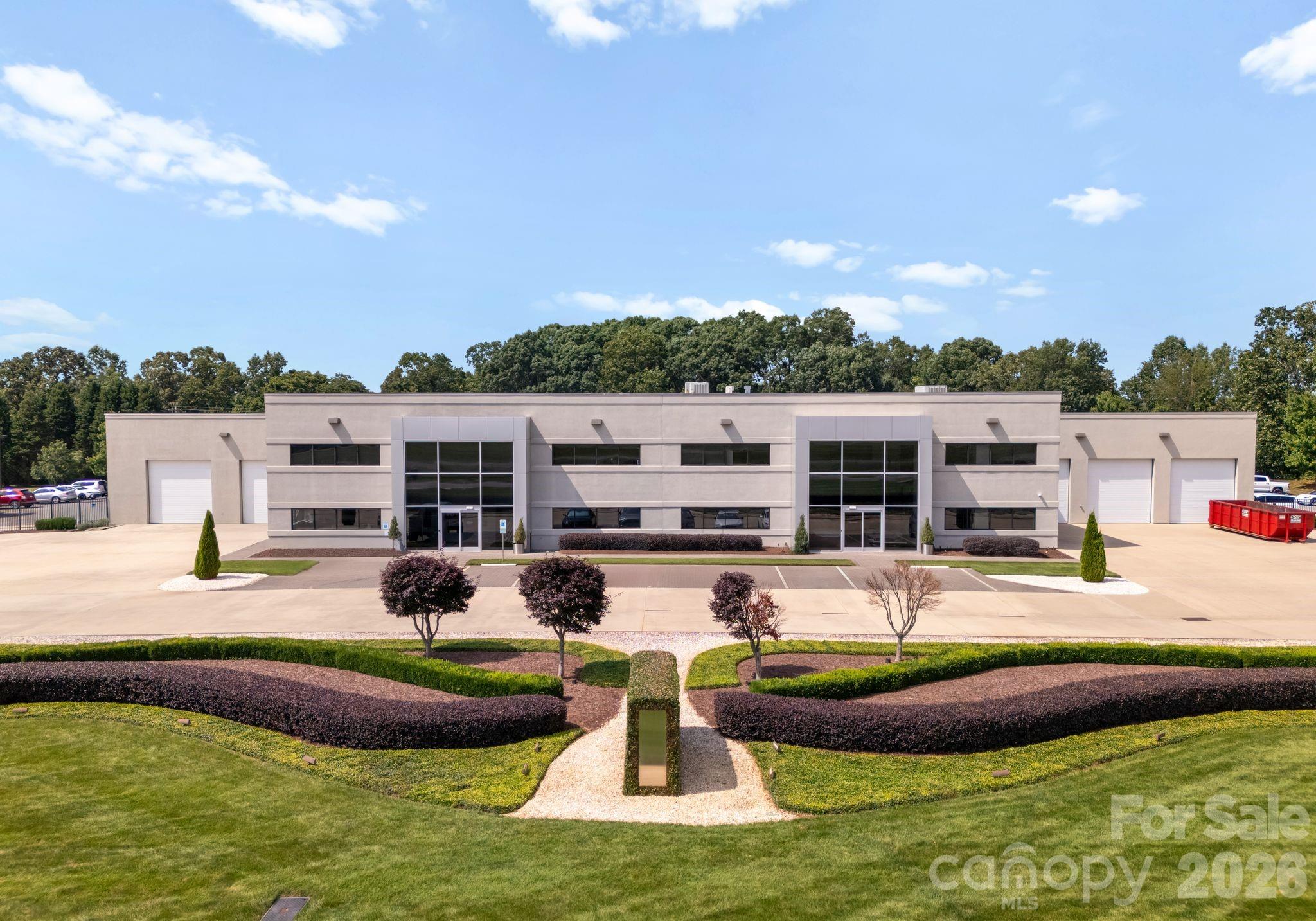 258-260 W Aviation Drive