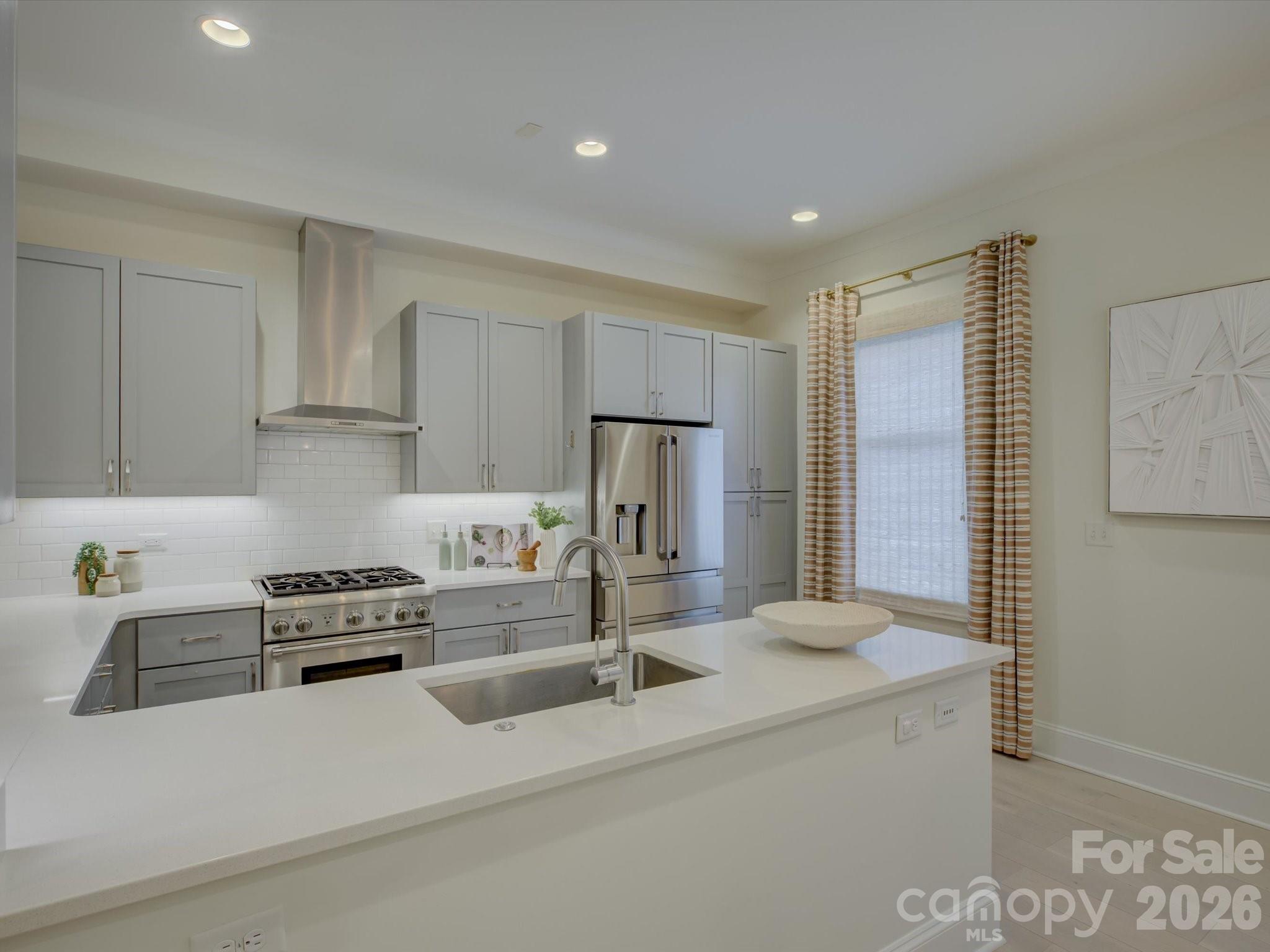 335 E Tremont Avenue