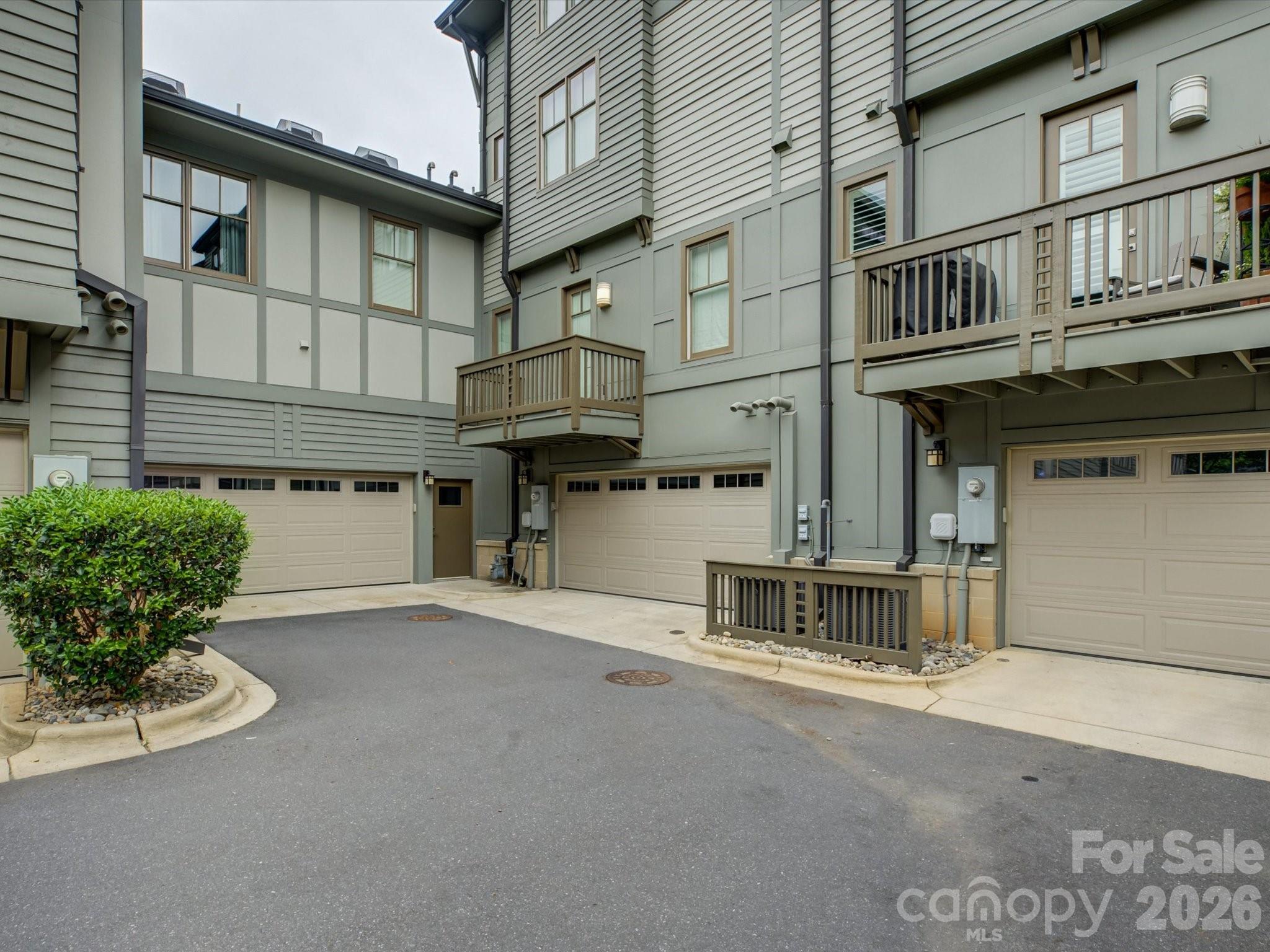 335 E Tremont Avenue