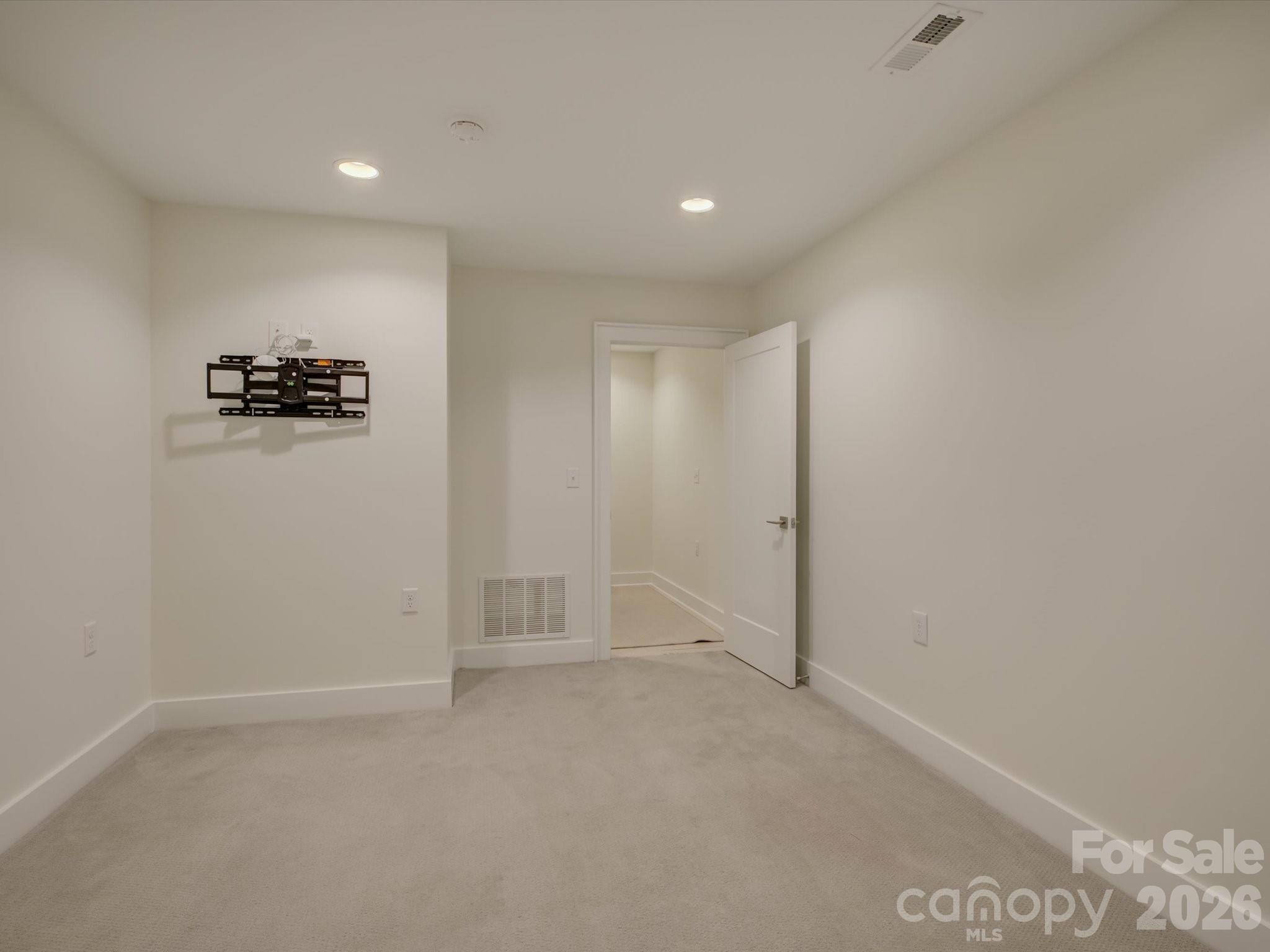 335 E Tremont Avenue