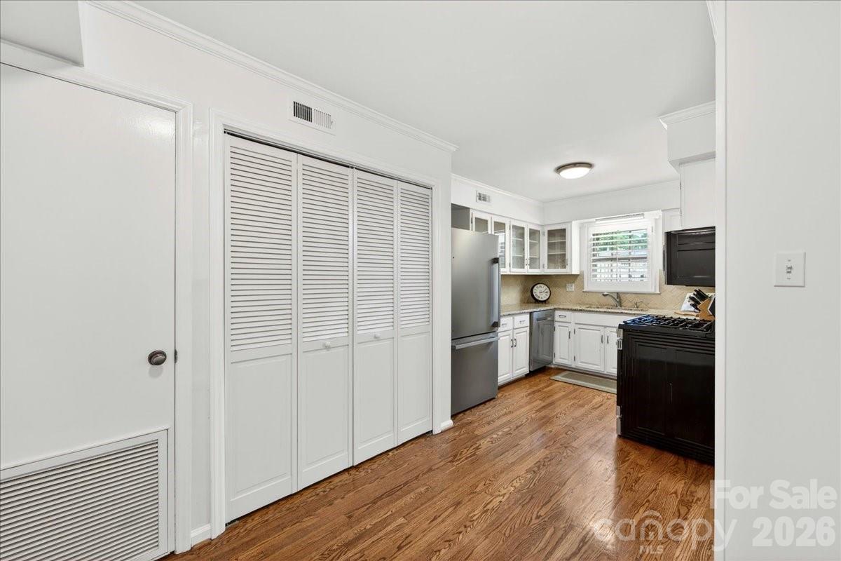 2229 Rexford Road Unit: C