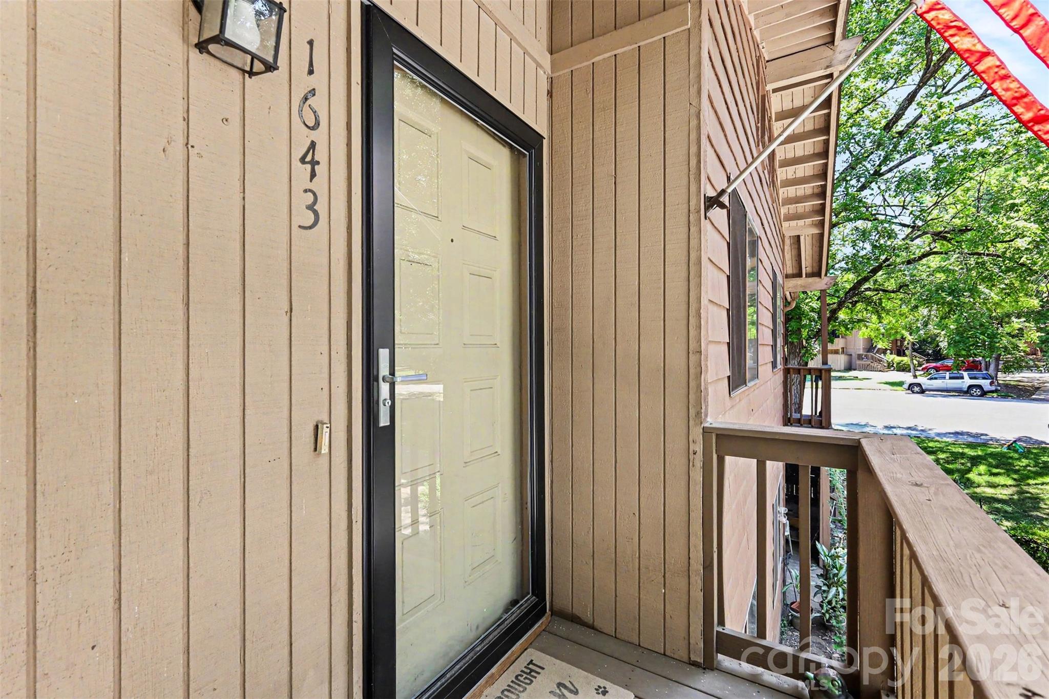 1643 Cedarview Court