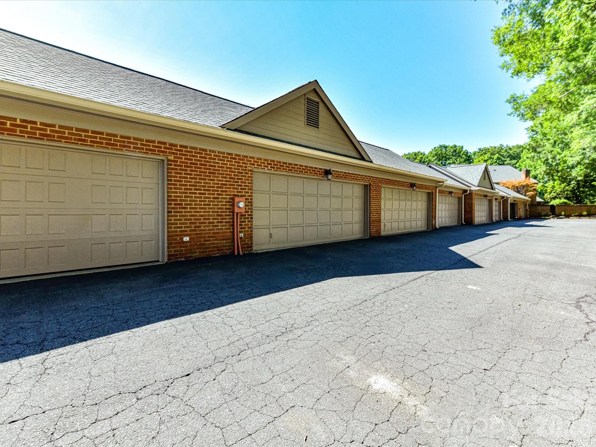 2831 Sharon View Road