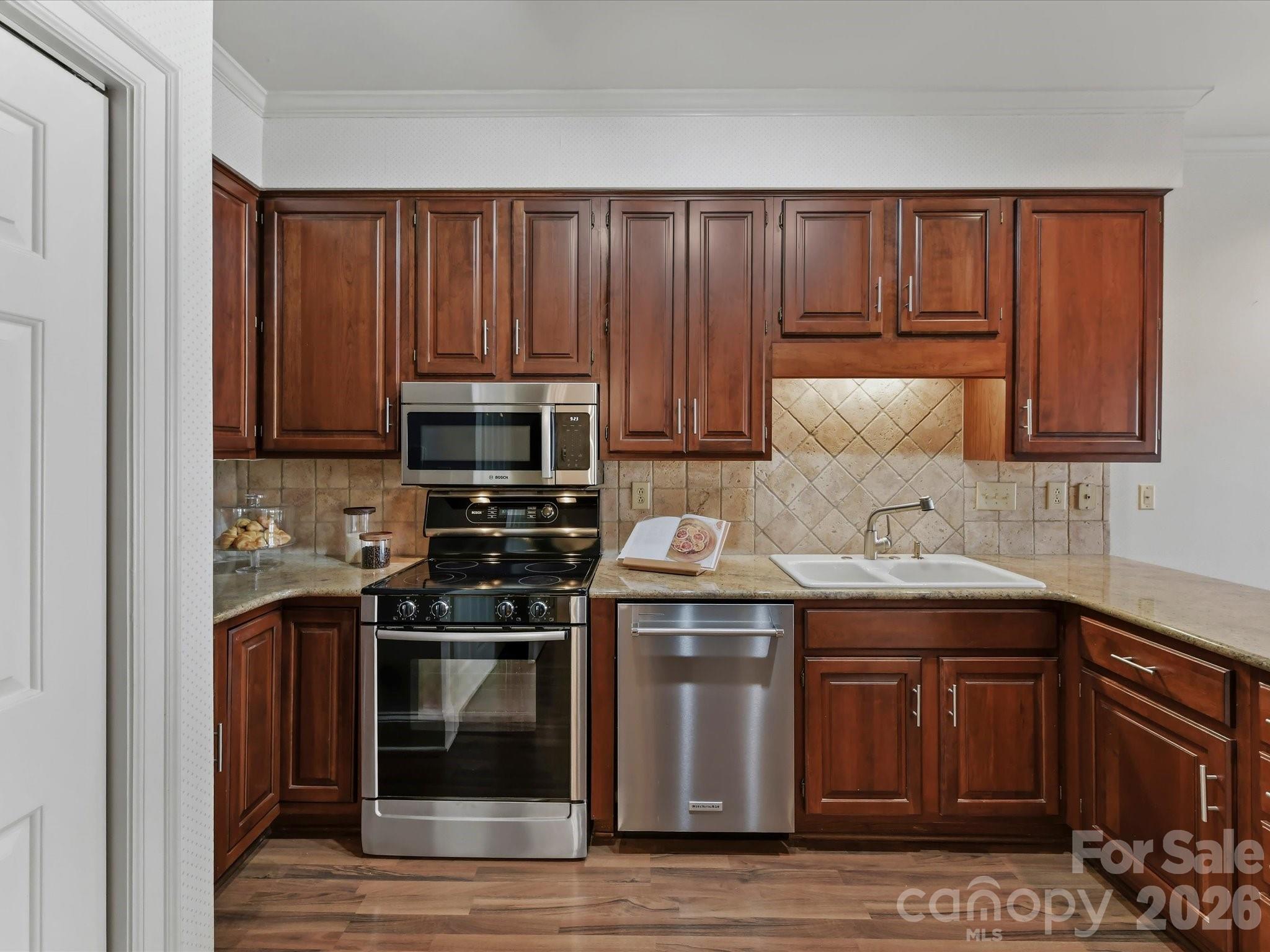 2831 Sharon View Road