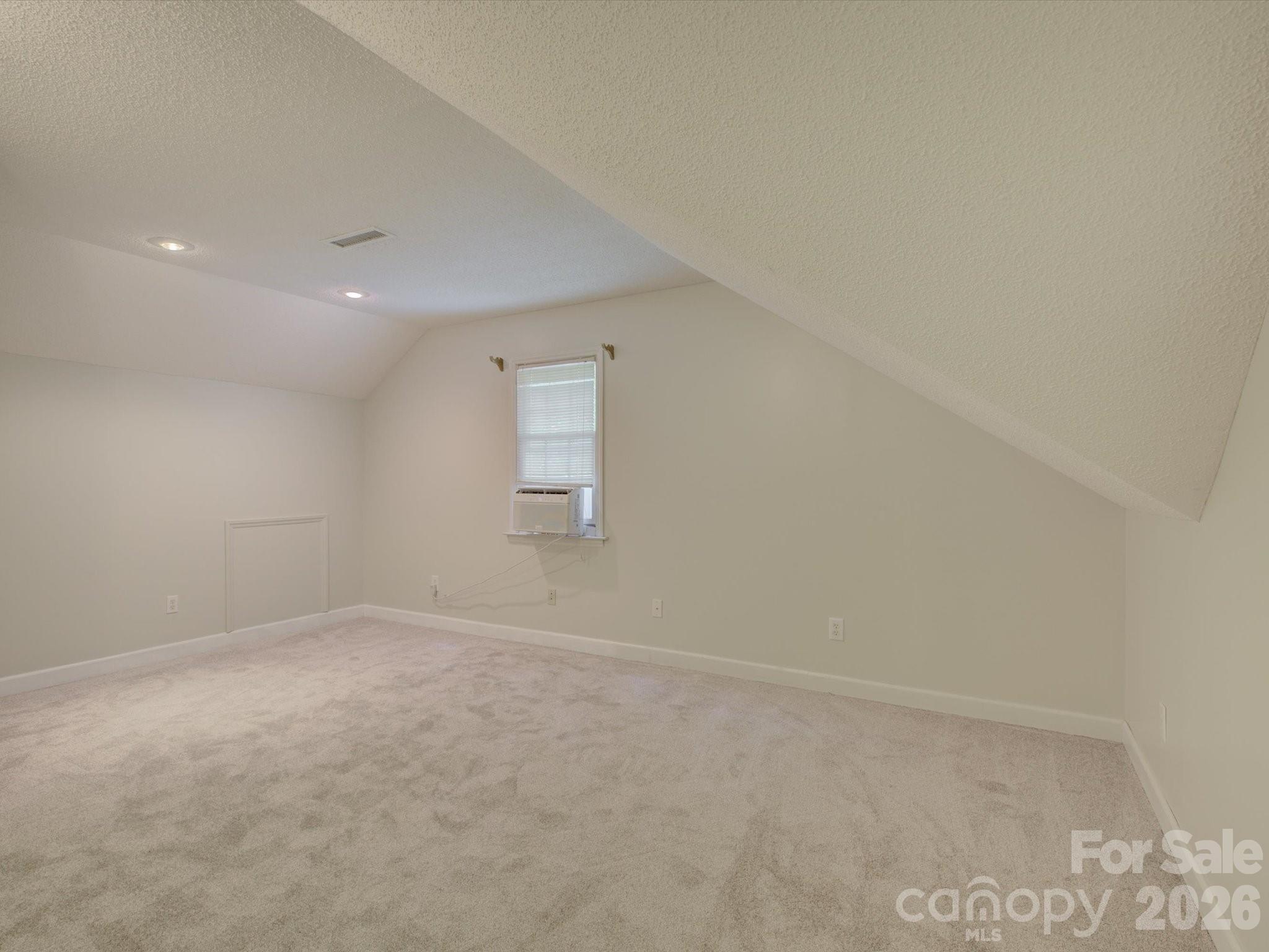 1527 Lavington Court