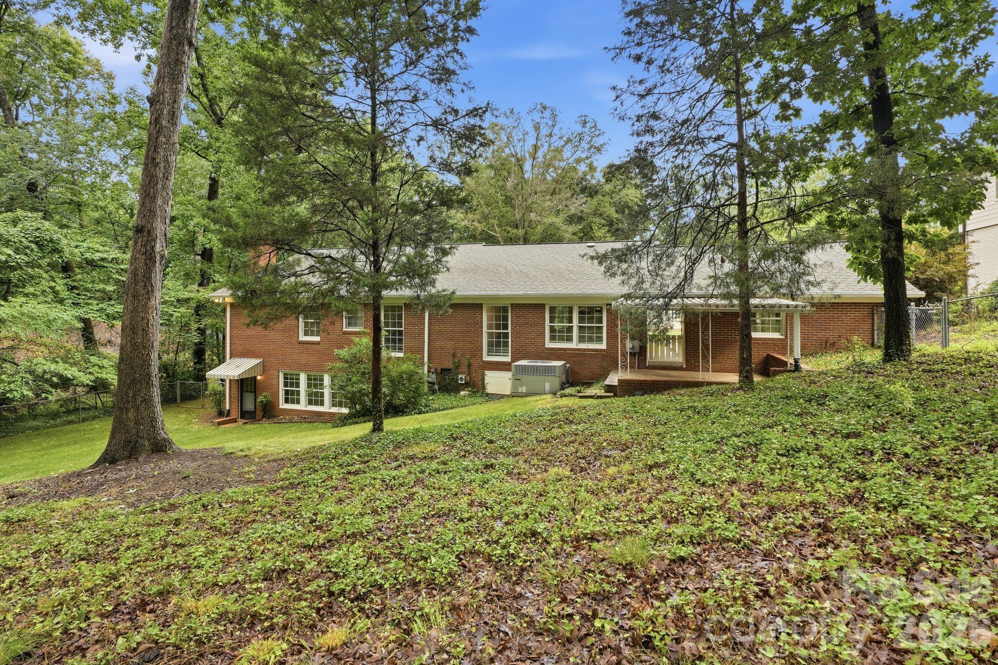 926 Shady Bluff Drive