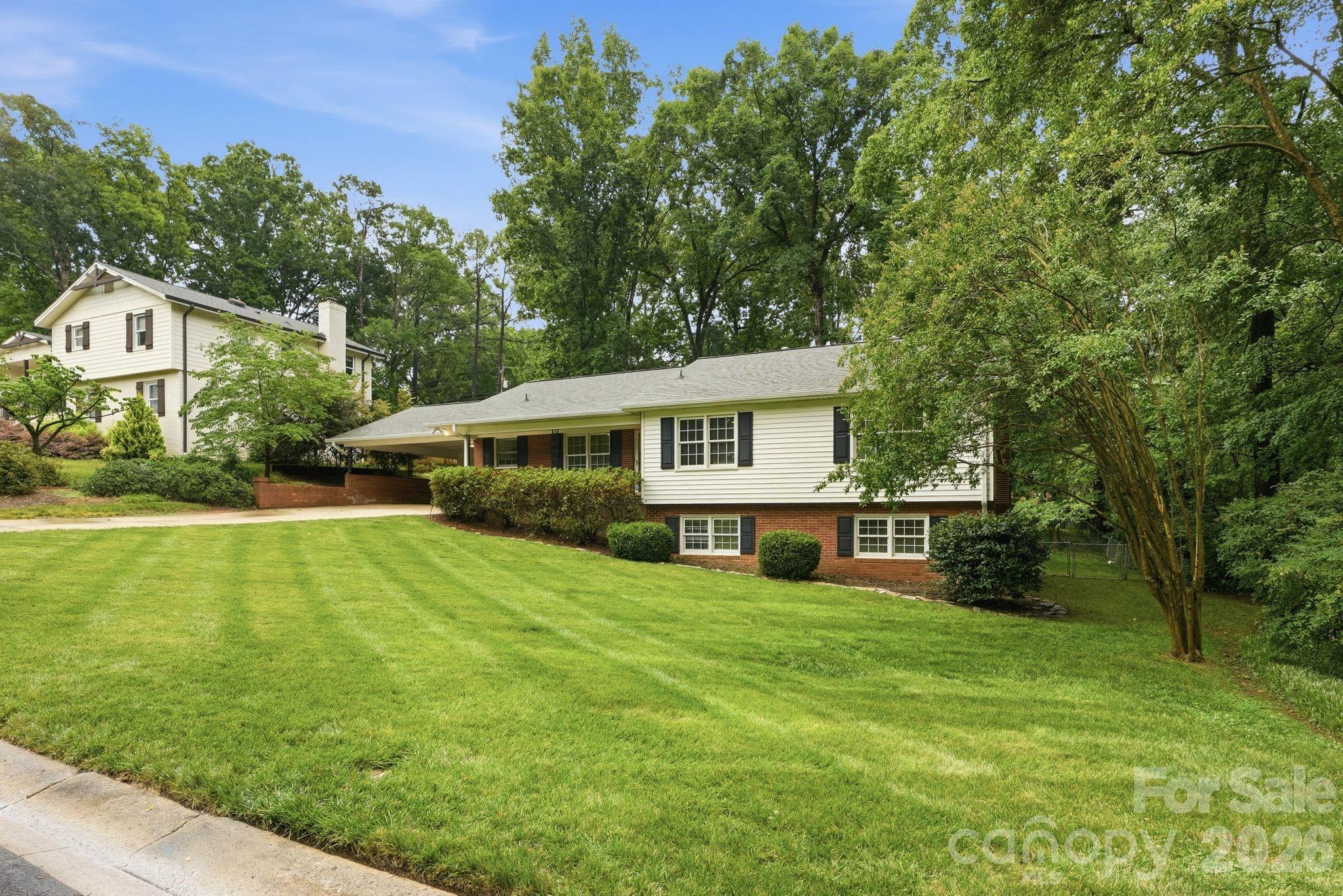 926 Shady Bluff Drive