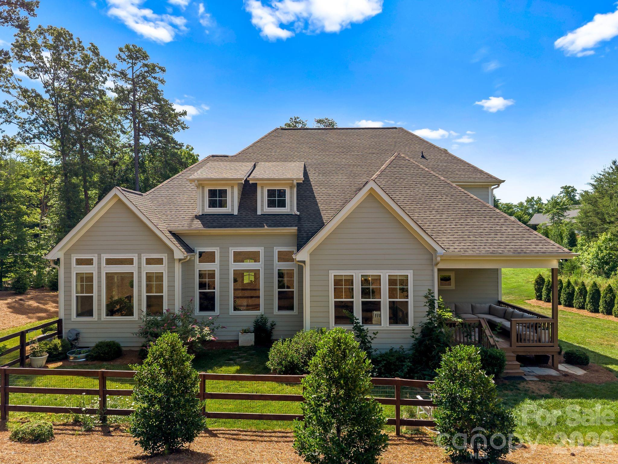 3207 James Plantation Drive