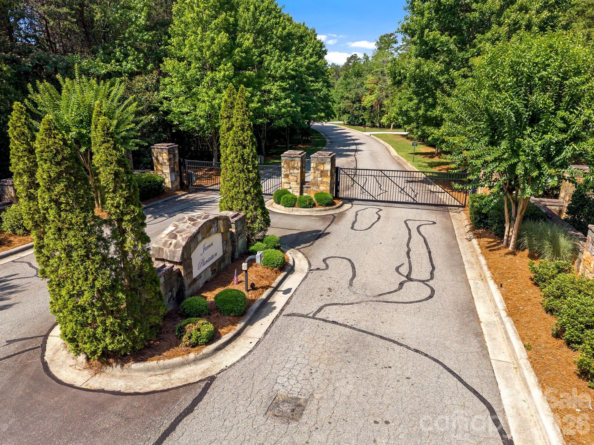 3207 James Plantation Drive