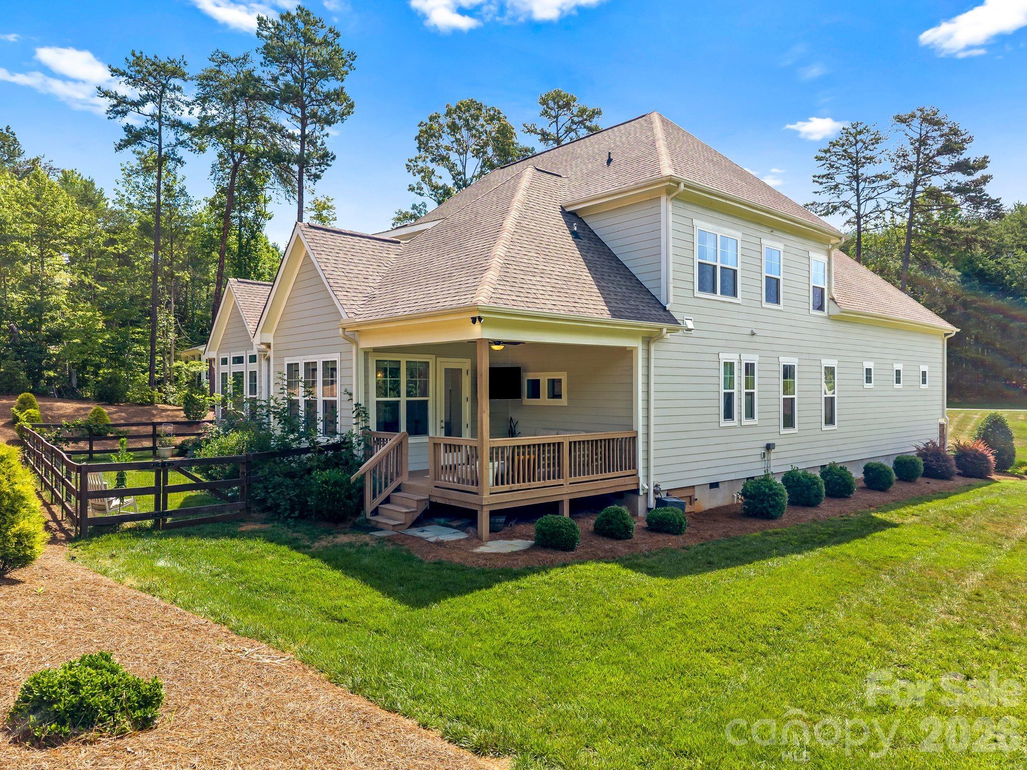 3207 James Plantation Drive