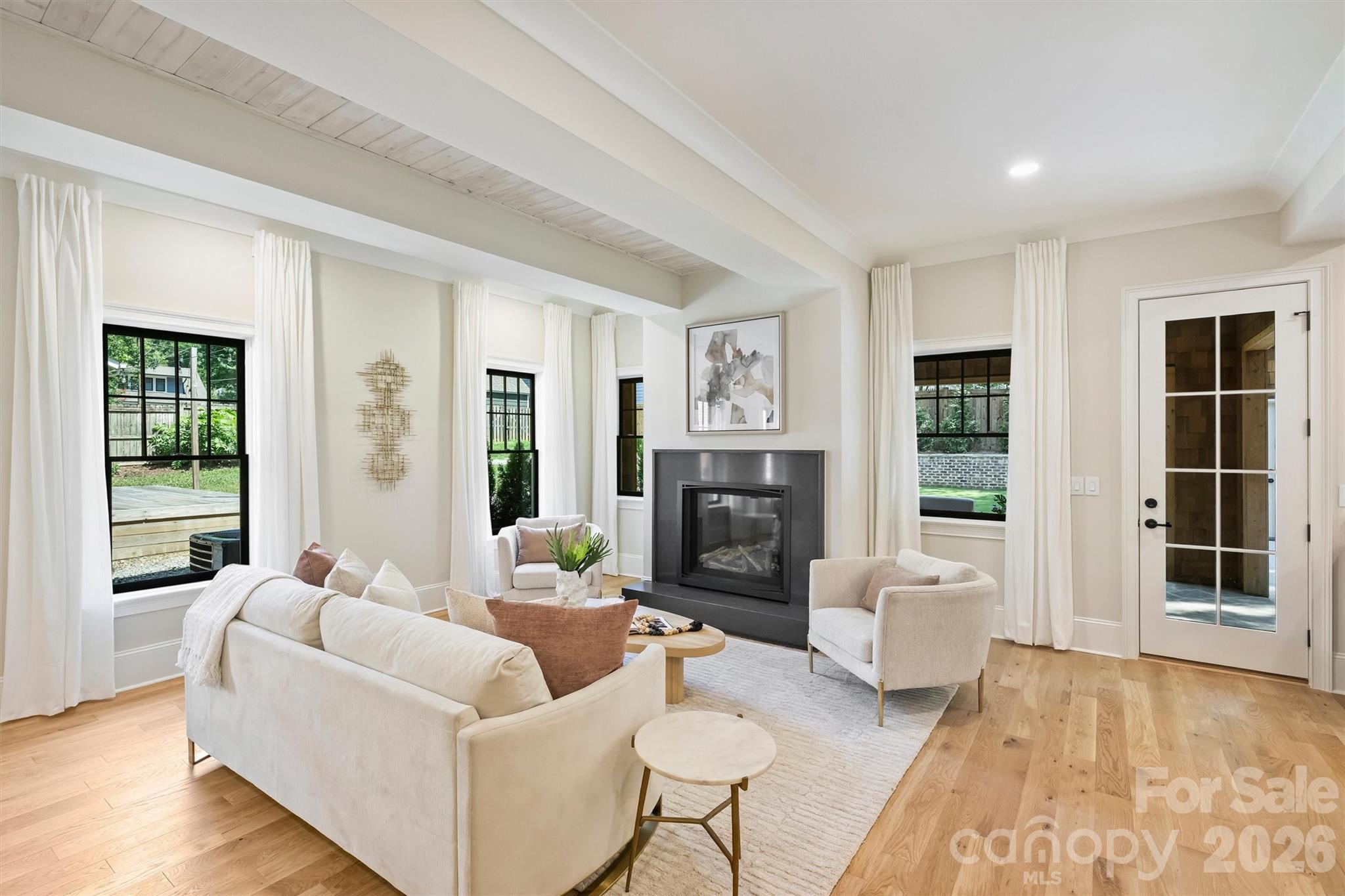 509 E Tremont Avenue
