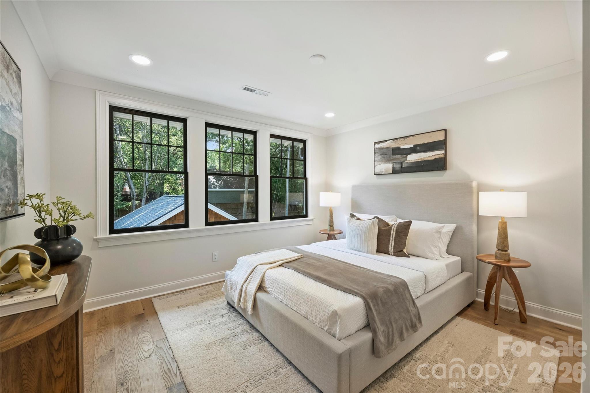509 E Tremont Avenue