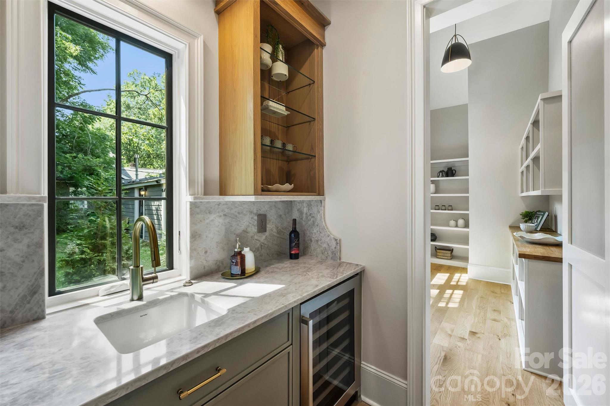 509 E Tremont Avenue