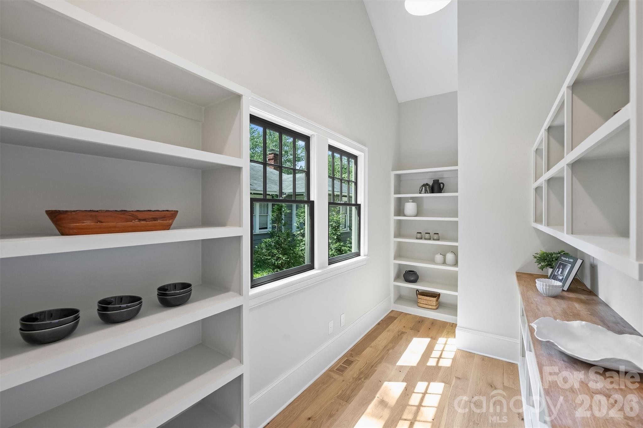 509 E Tremont Avenue
