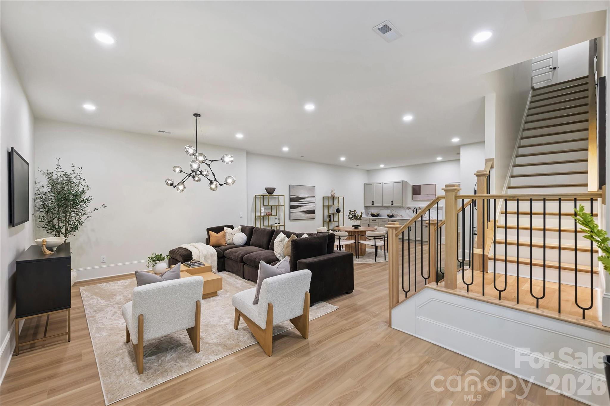 509 E Tremont Avenue