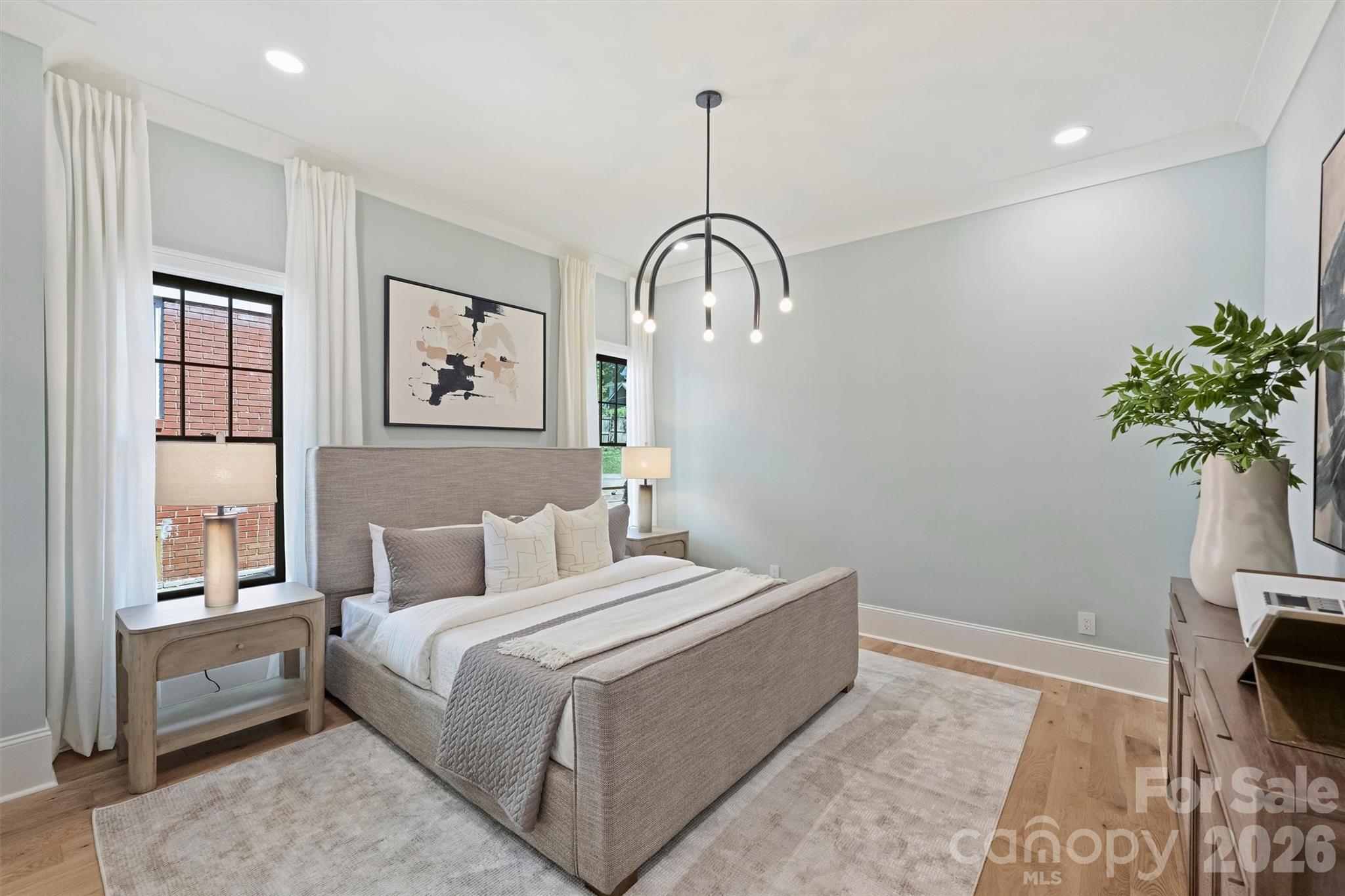509 E Tremont Avenue