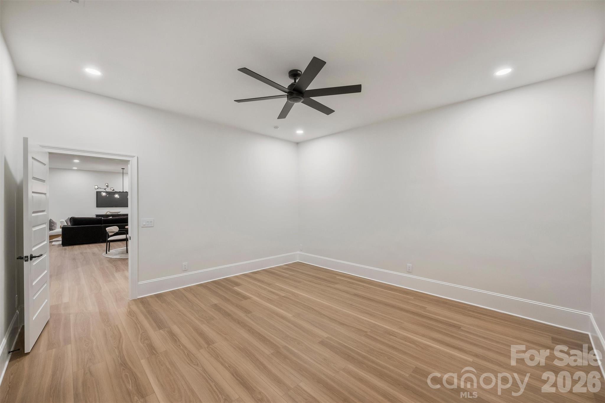 509 E Tremont Avenue