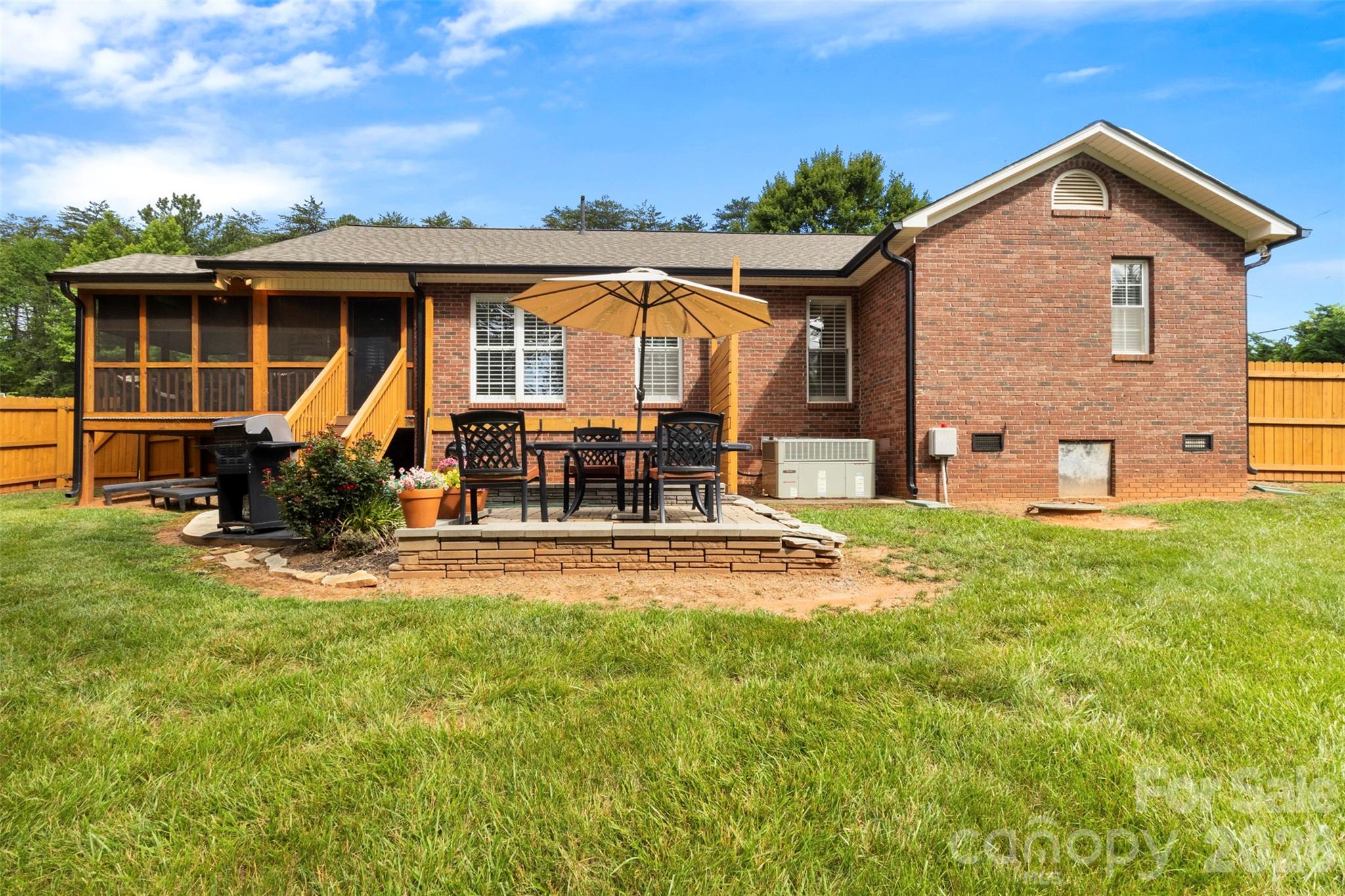 7760 Wallace Lane