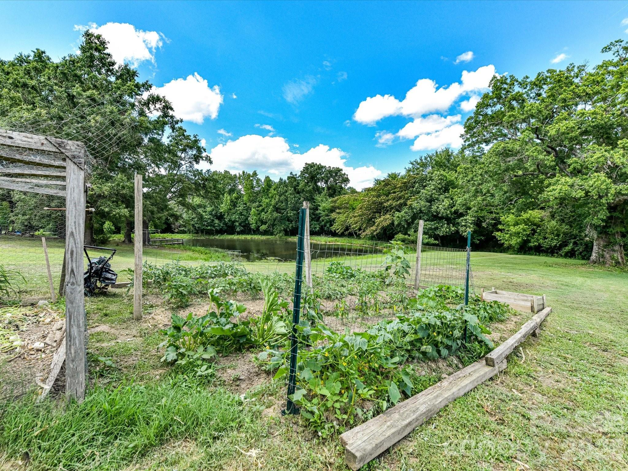5710 Lander Benton Road