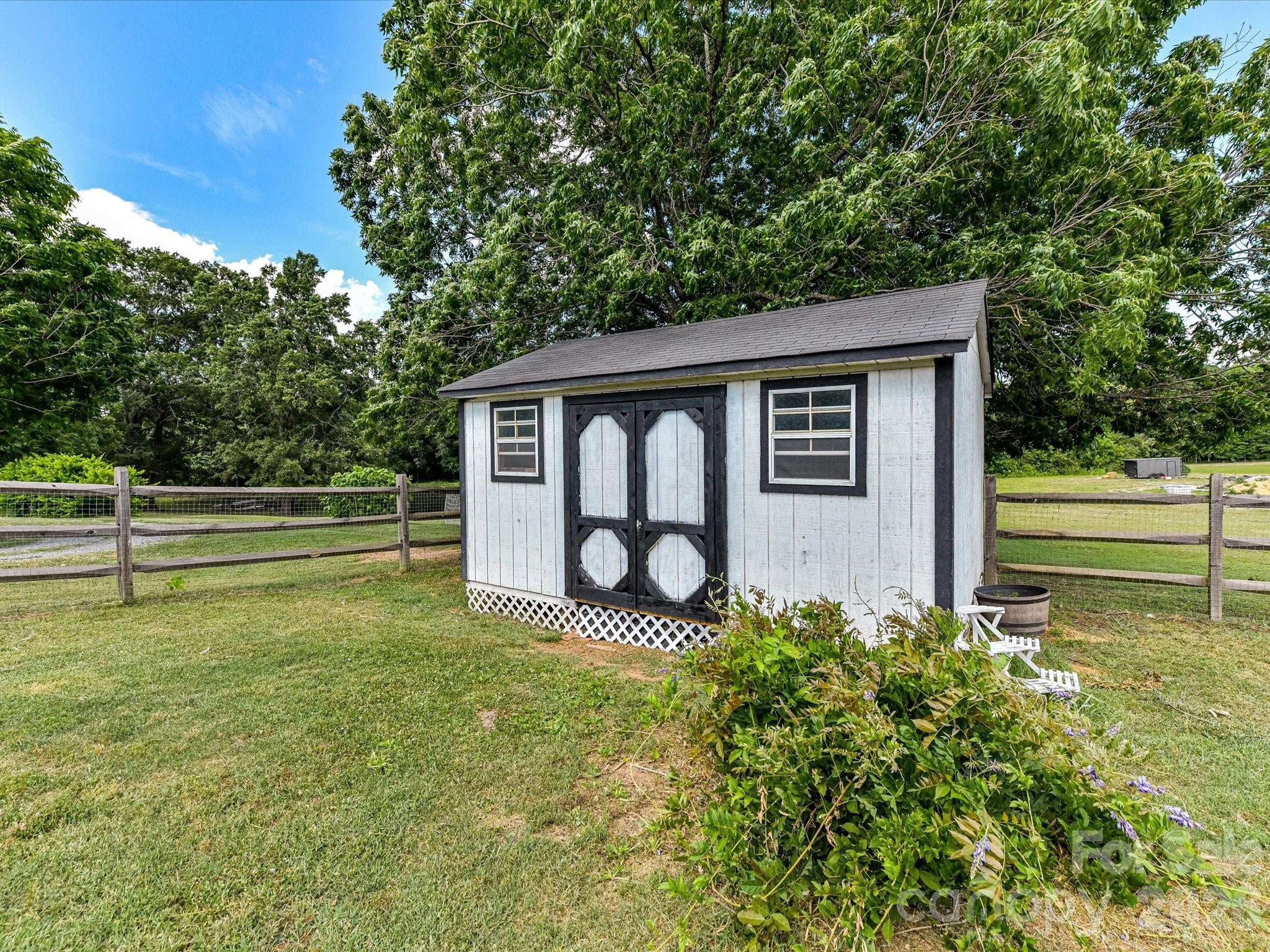 5710 Lander Benton Road