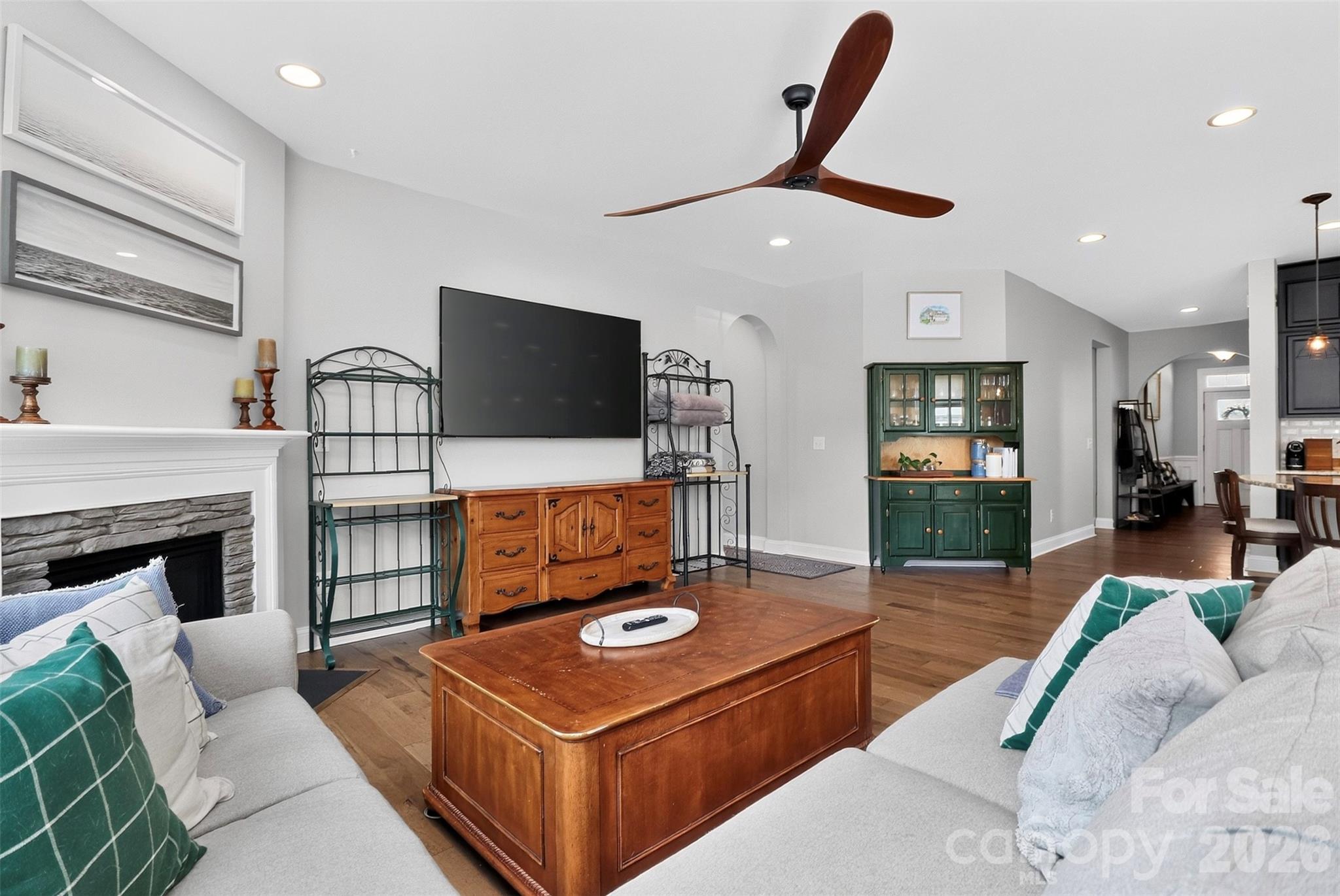 128 Creekside Crossing Lane
