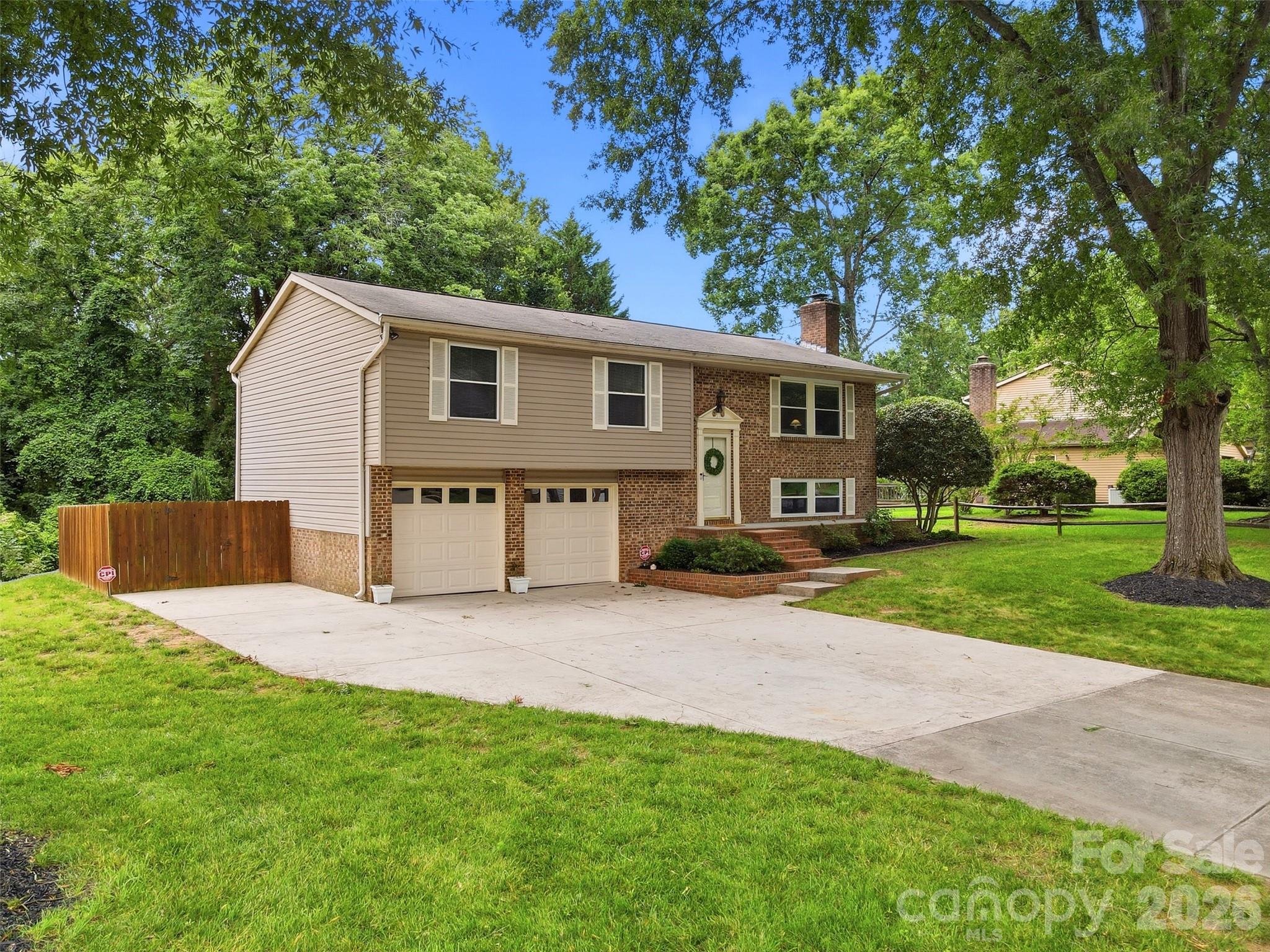 716 Regency Drive