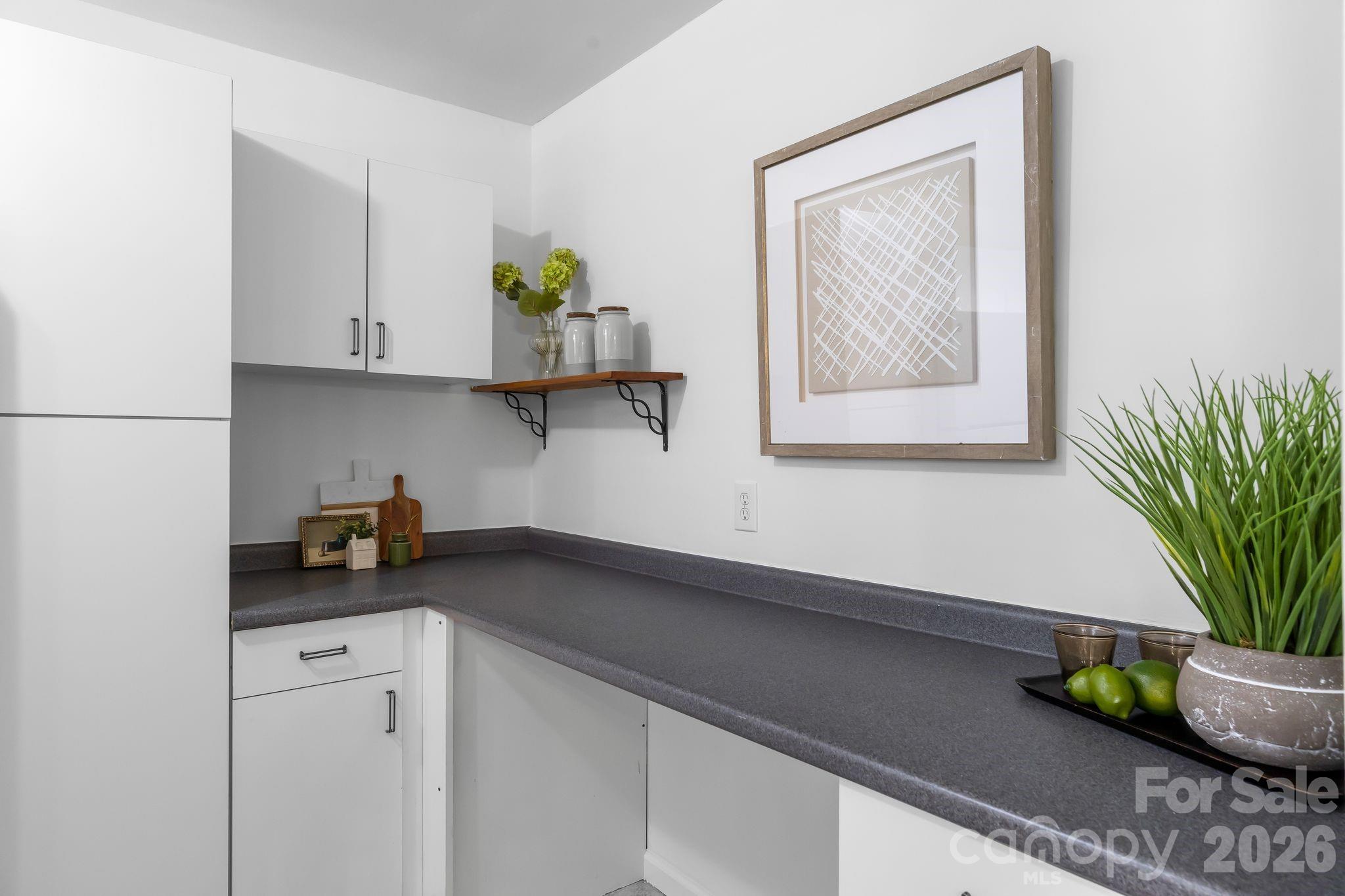 2630 Park Road Unit: F