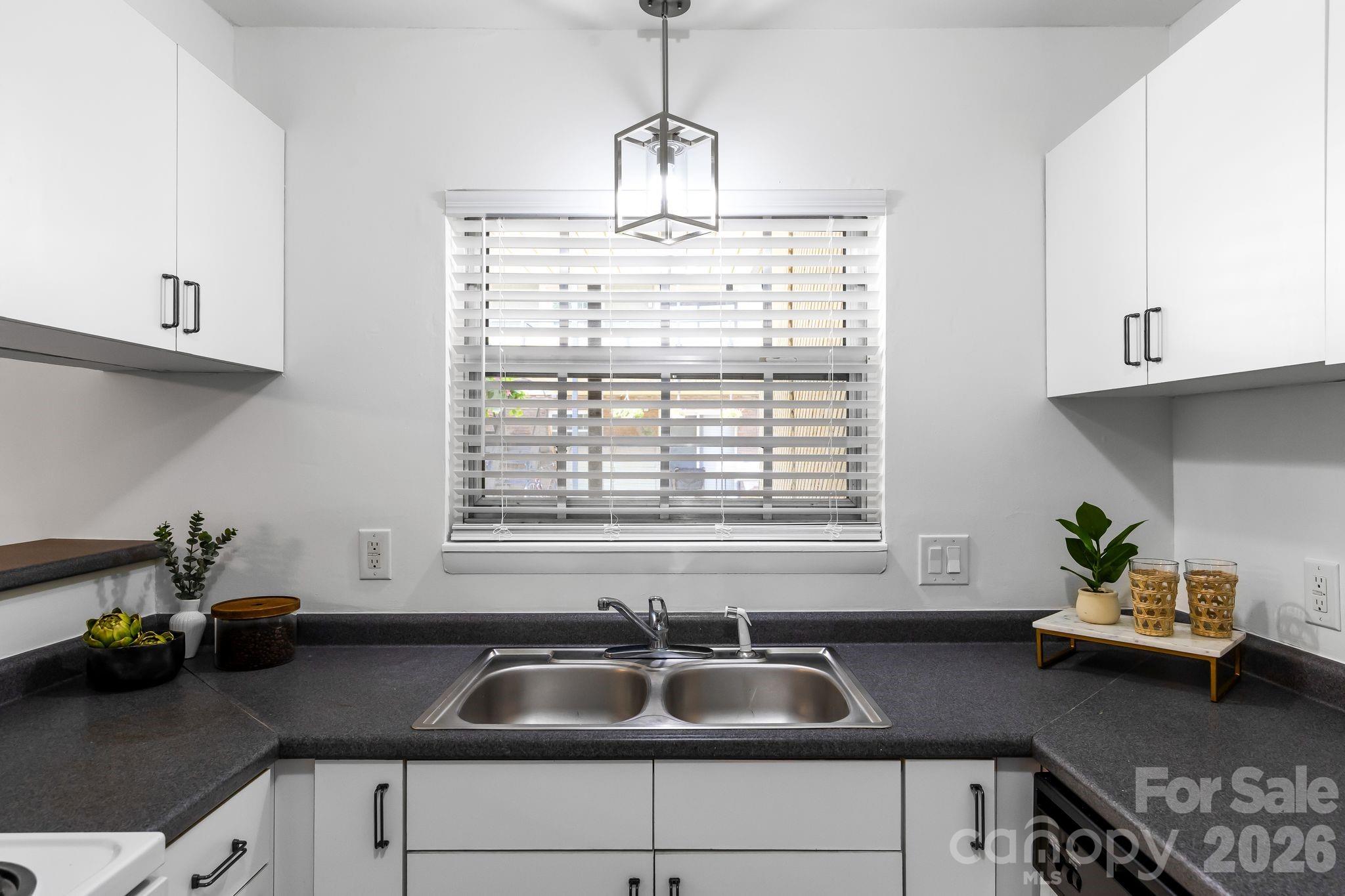 2630 Park Road Unit: F