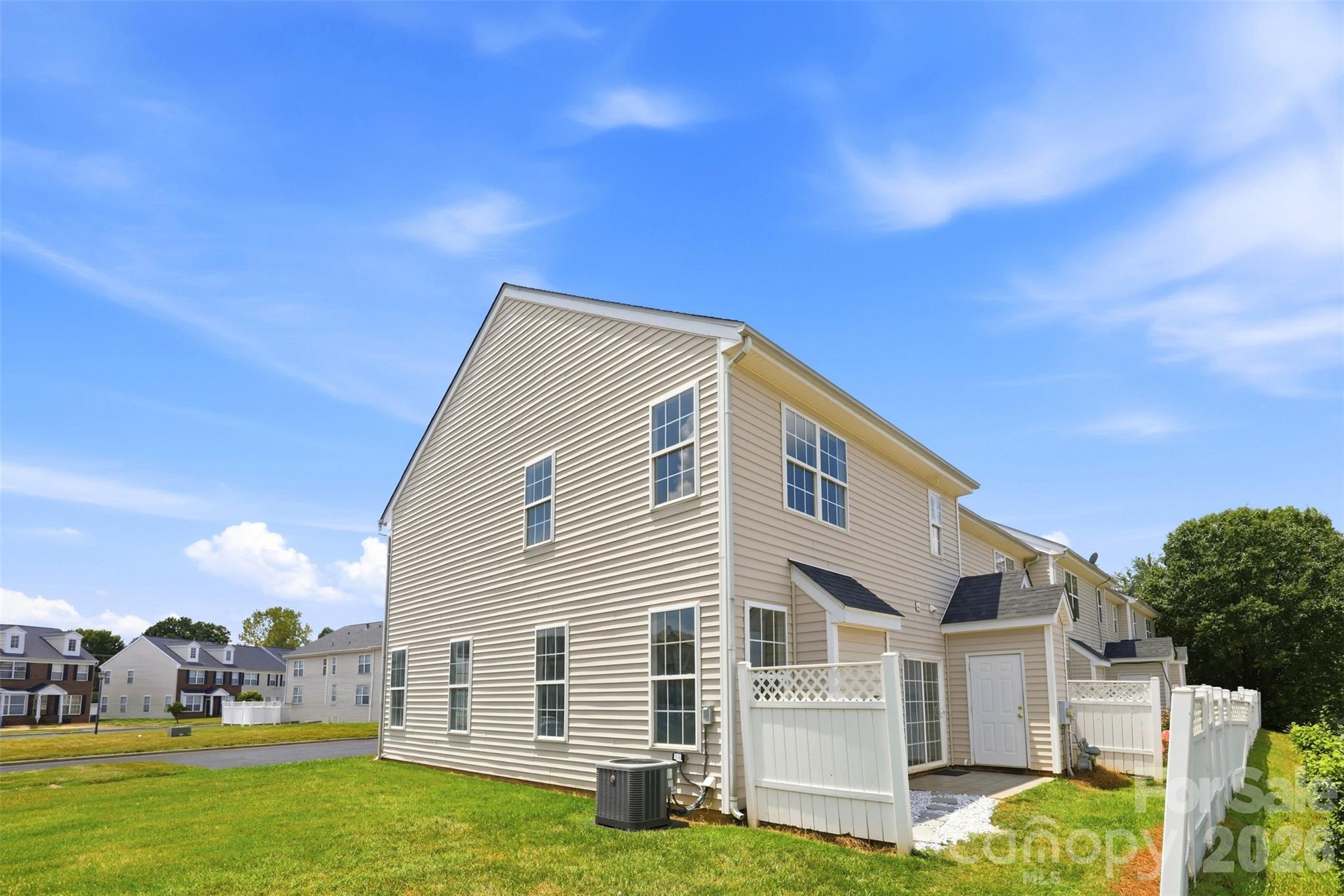 7539 Bluff Point Lane