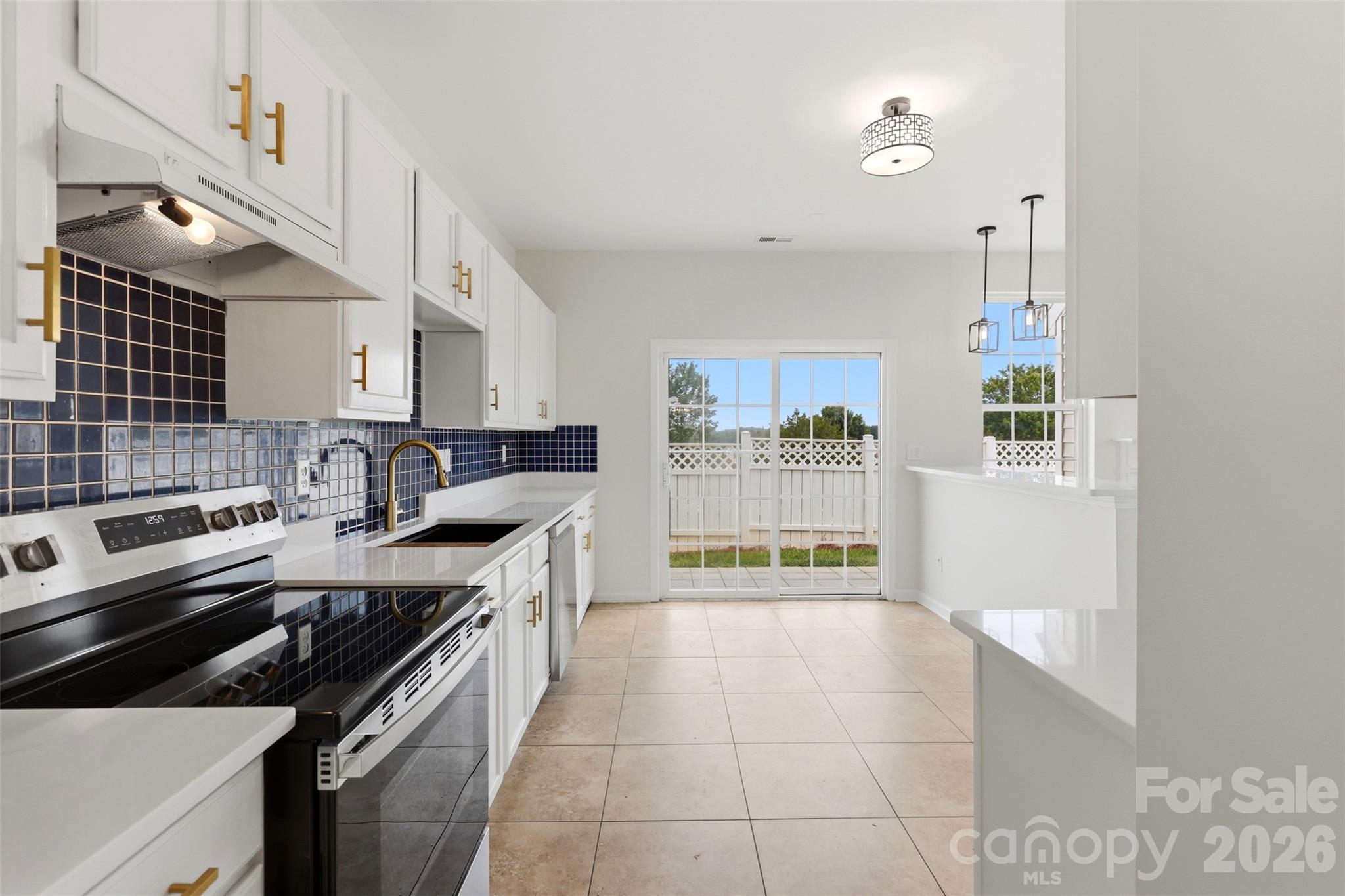 7539 Bluff Point Lane